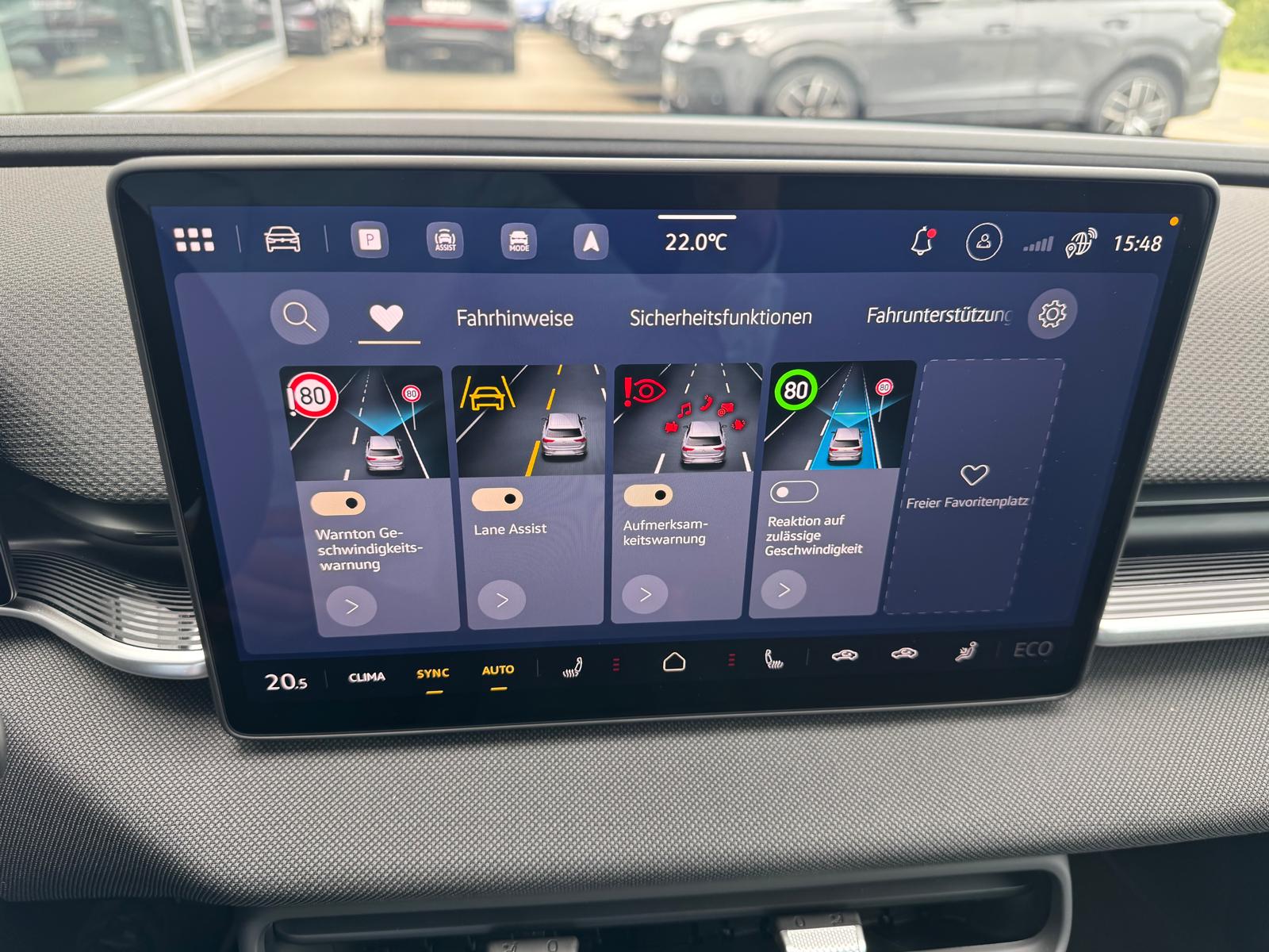 VW ID.Polo 52 kWh Life Edition One-image-11