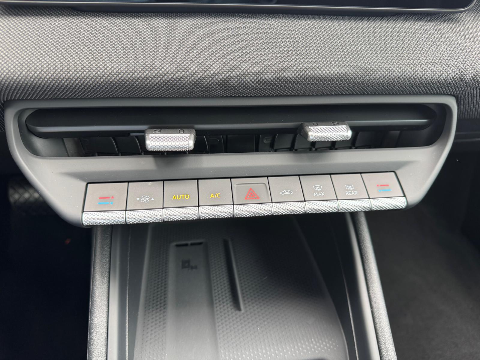 VW ID.Polo 52 kWh Life Edition One-image-14