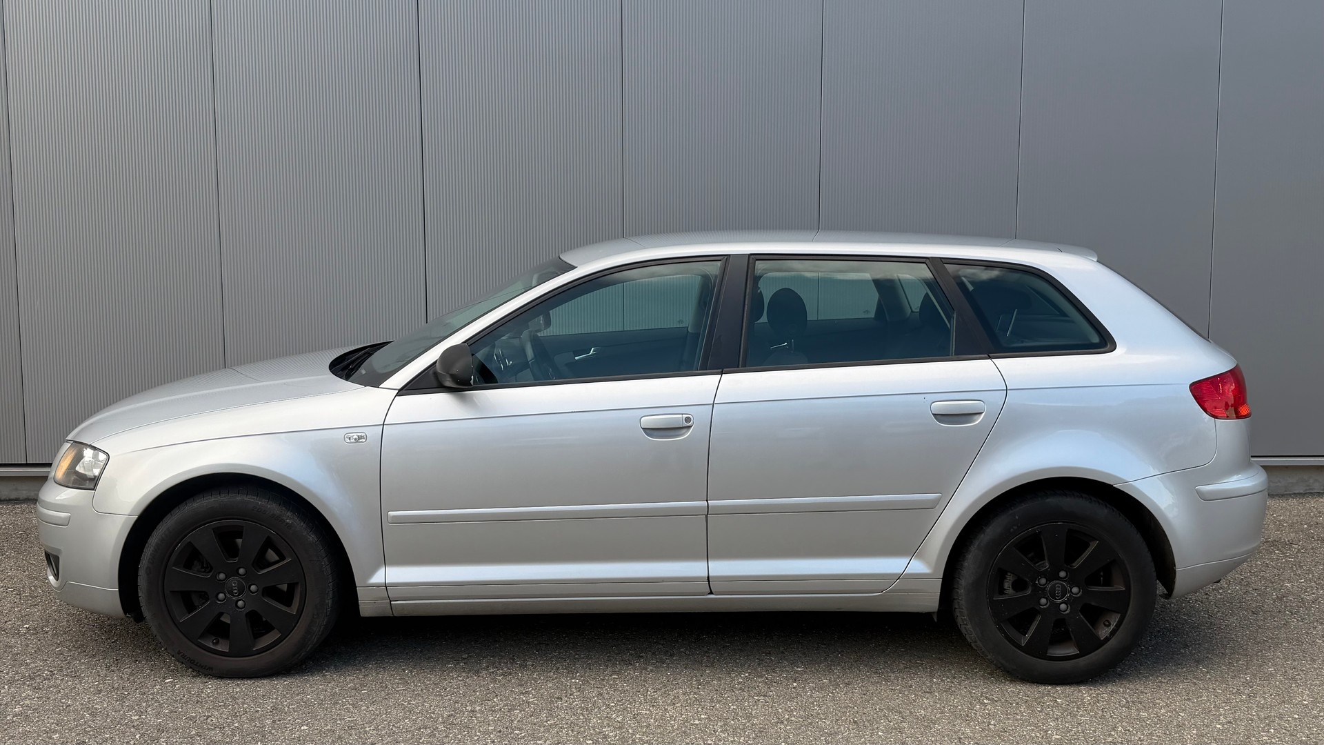 AUDI A3-showroom-element-2