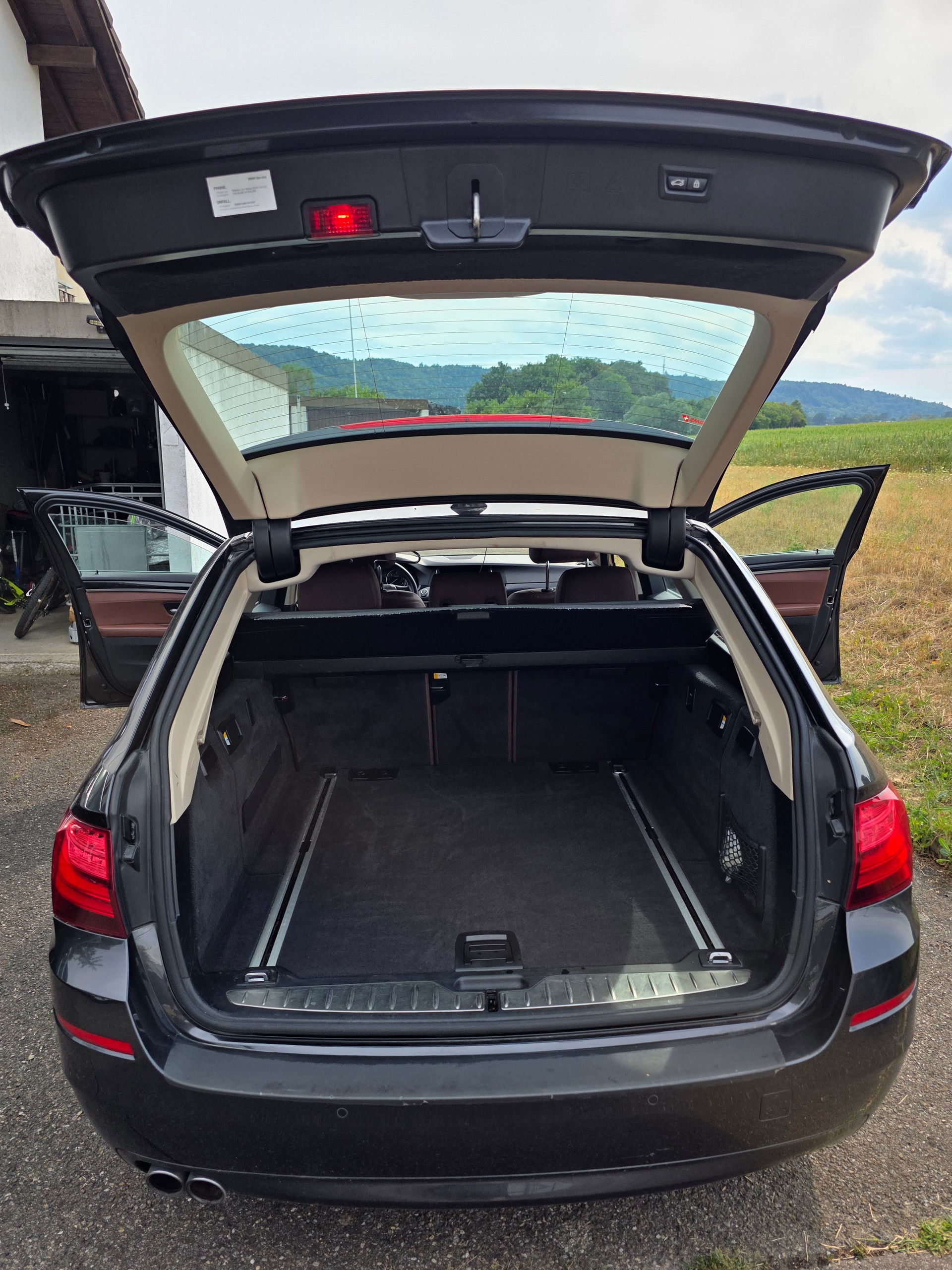 BMW 520d Touring Luxury Line Steptronic-image-11