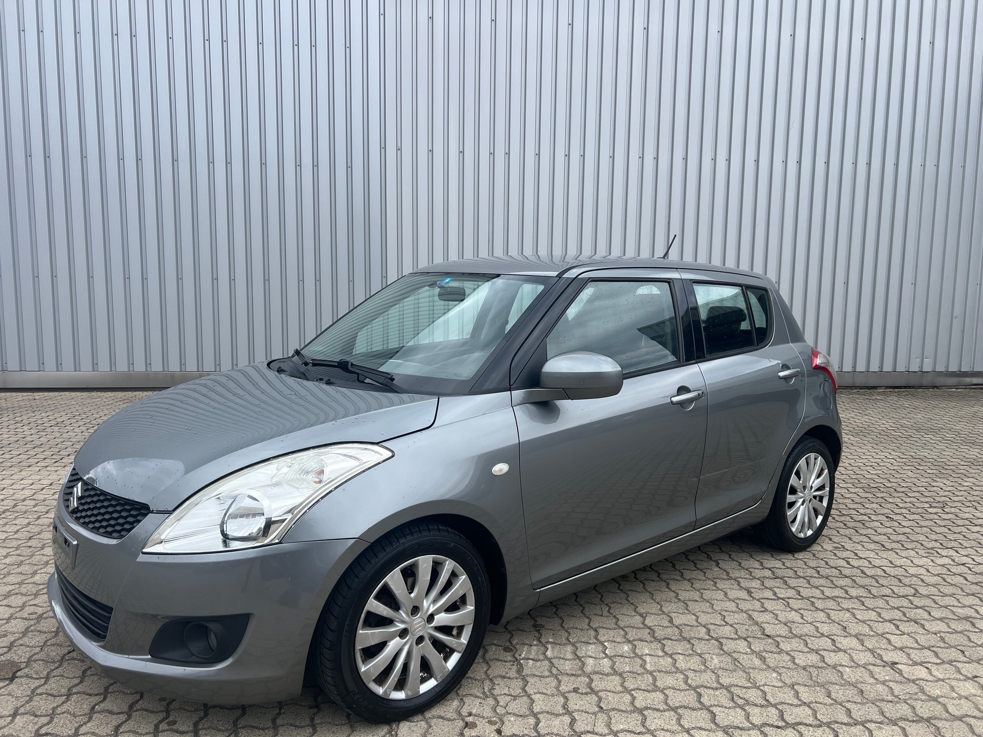 SUZUKI Swift 1.2i 16V GL Automatic-showroom-element-1