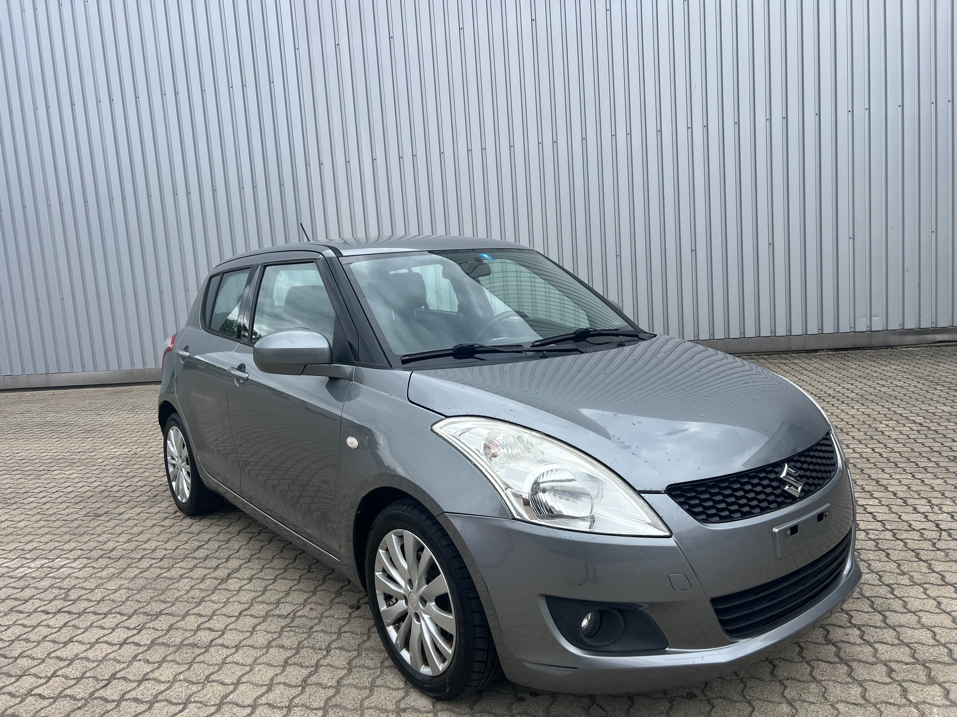 SUZUKI Swift 1.2i 16V GL Automatic-showroom-element-2