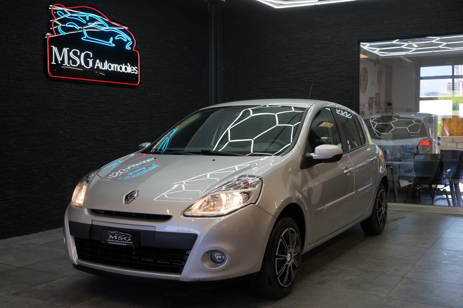 RENAULT Clio 1.2 16V Collection