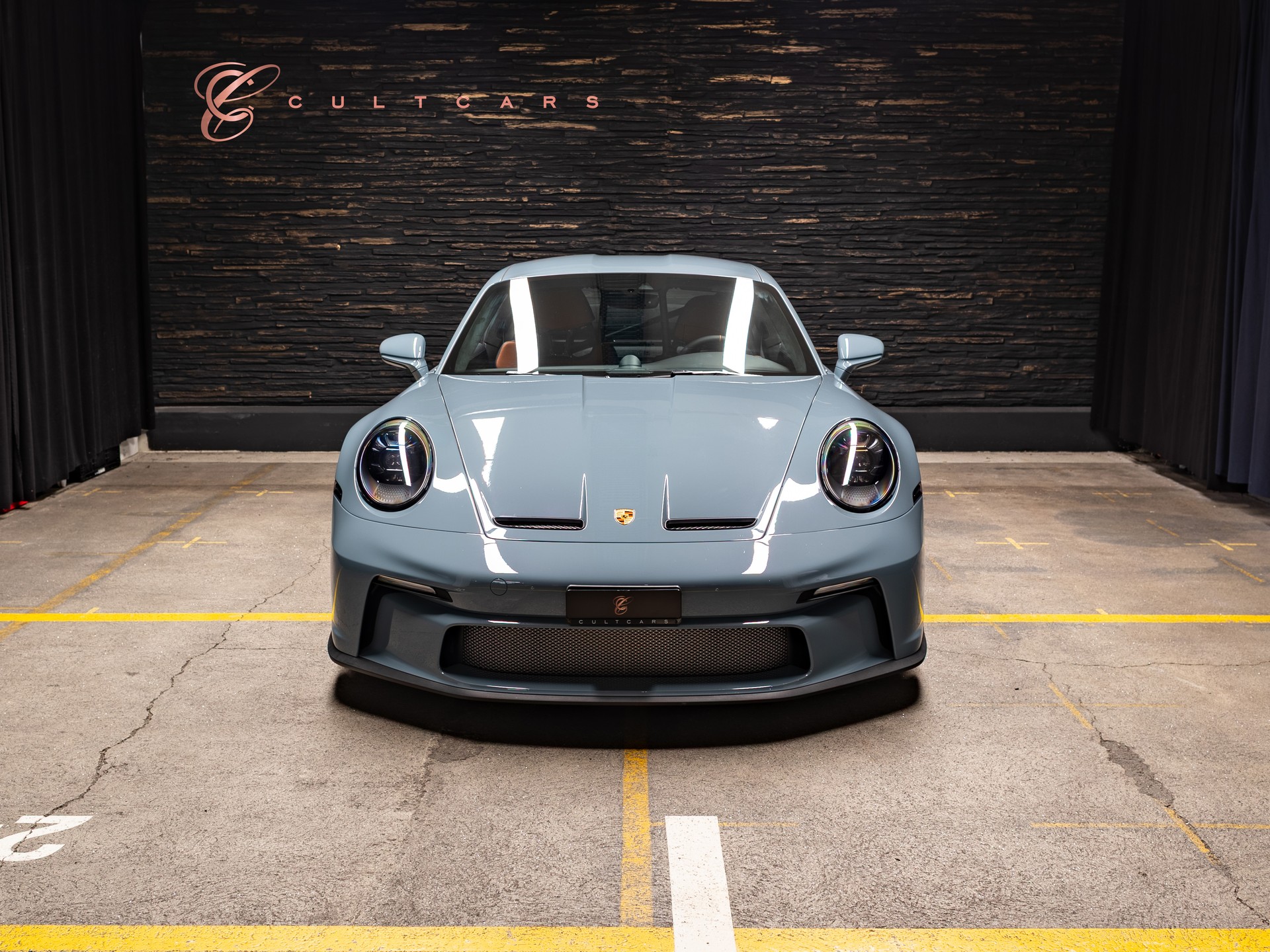 PORSCHE 911 S/T-showroom-element-2