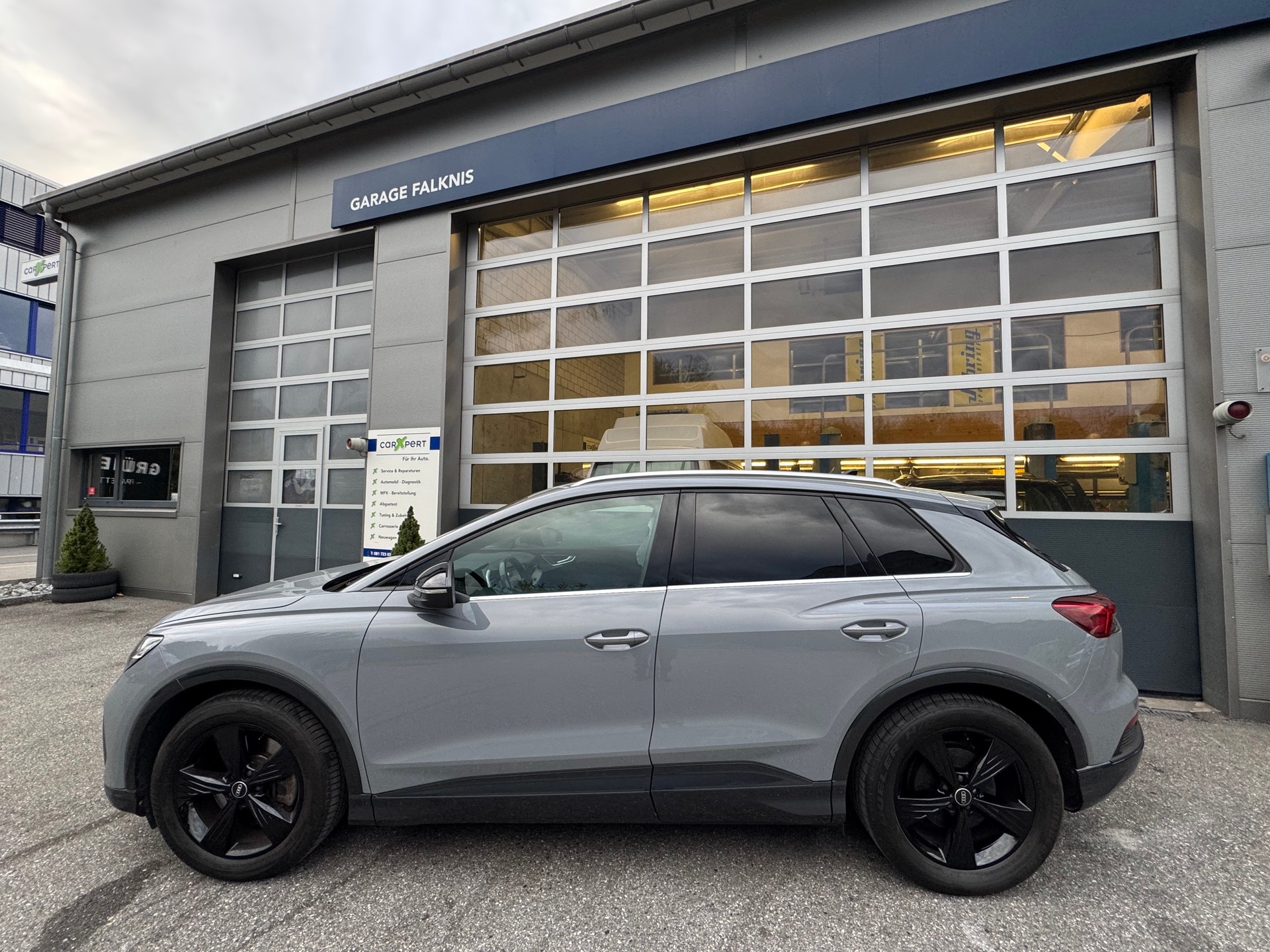 AUDI Q4 e-tron 50 quattro-image-3