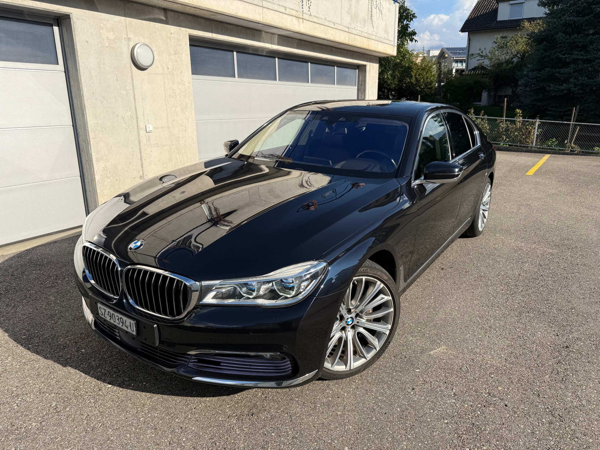 BMW 750i xDrive Individual