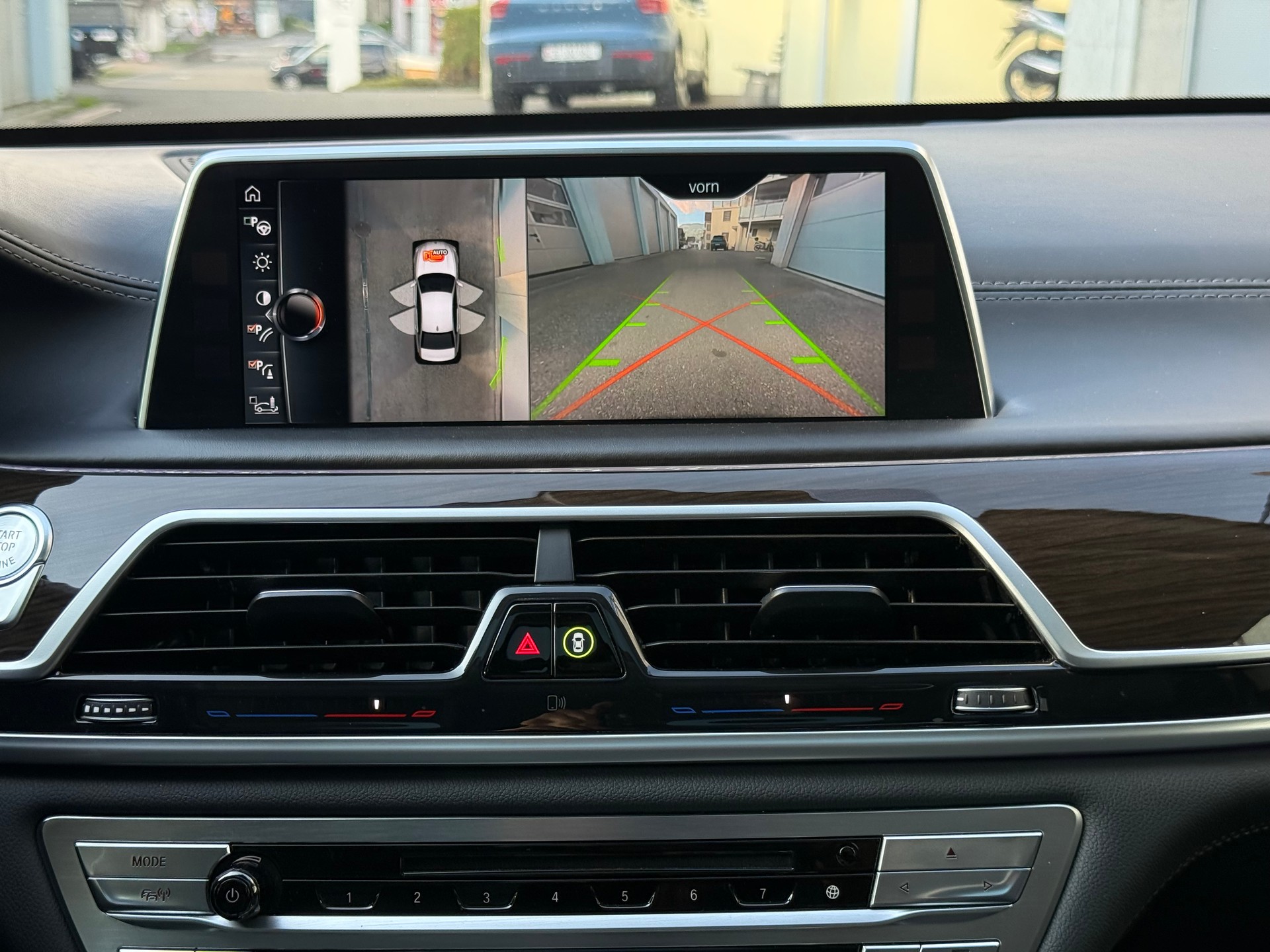BMW 750i xDrive Individual-image-16