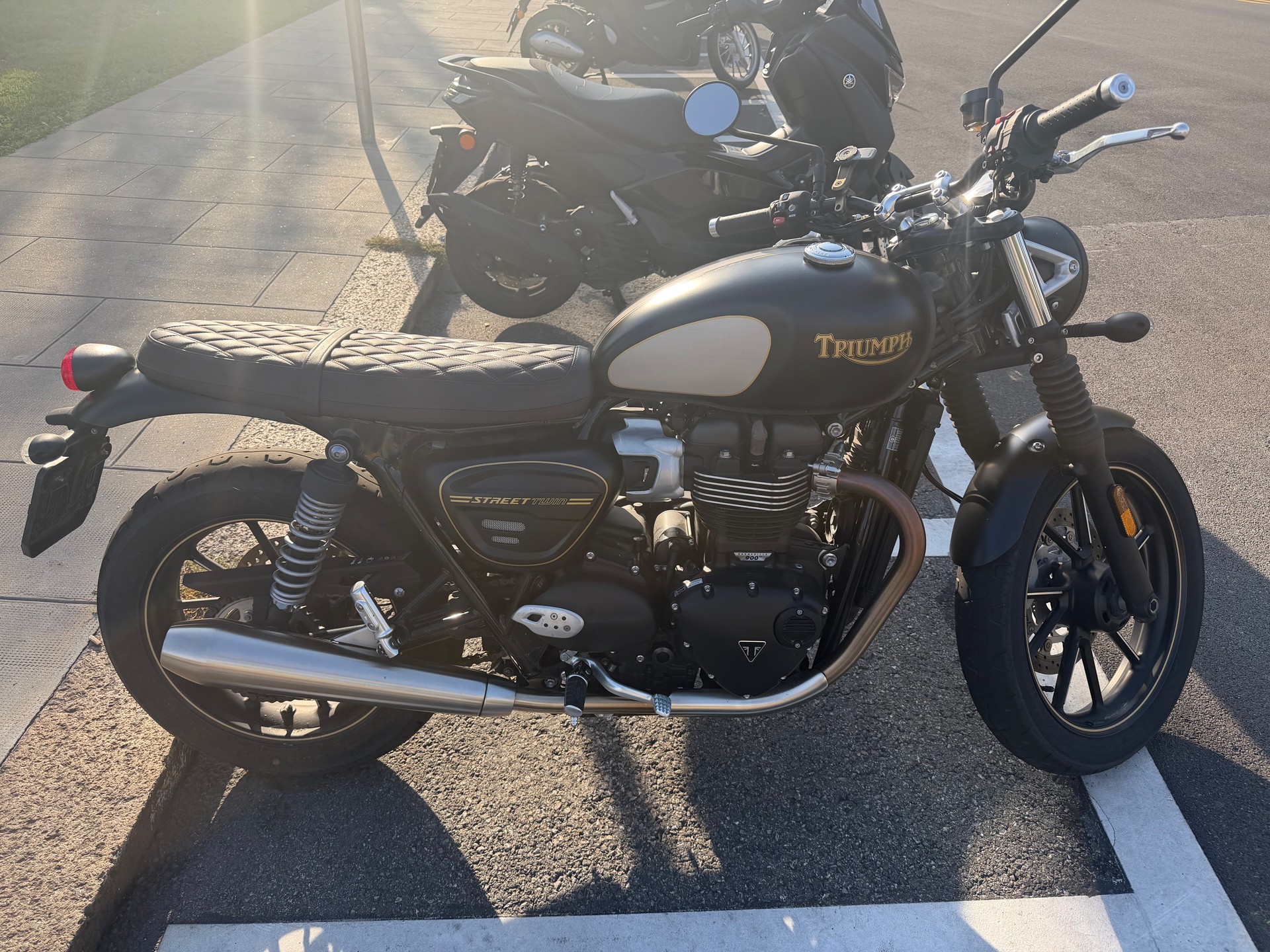 TRIUMPH Street Twin 900-image-0