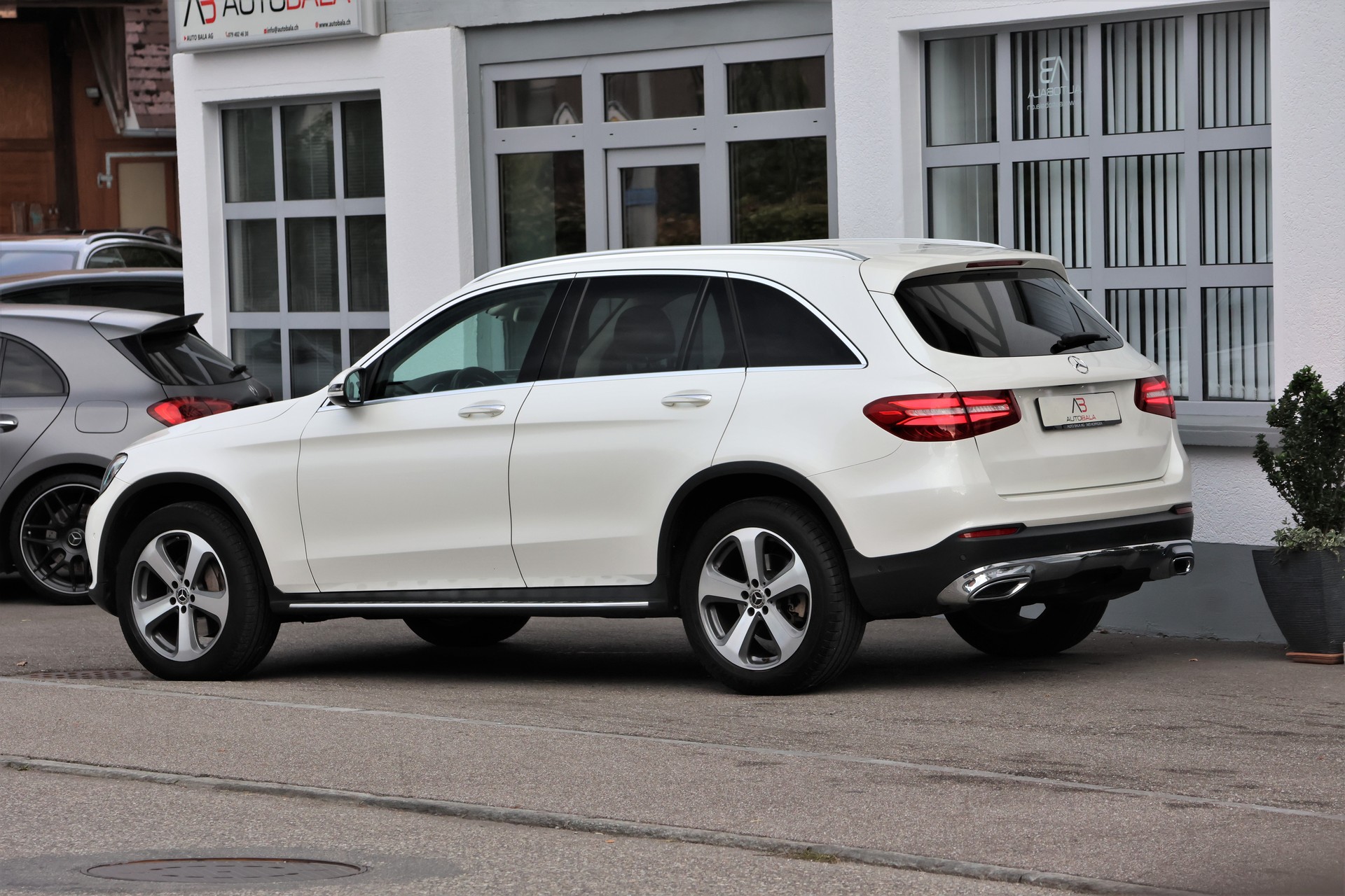 MERCEDES-BENZ GLC 250d Off-Road 4Matic 9G-Tronic (CH) +2.5T AHK-image-4