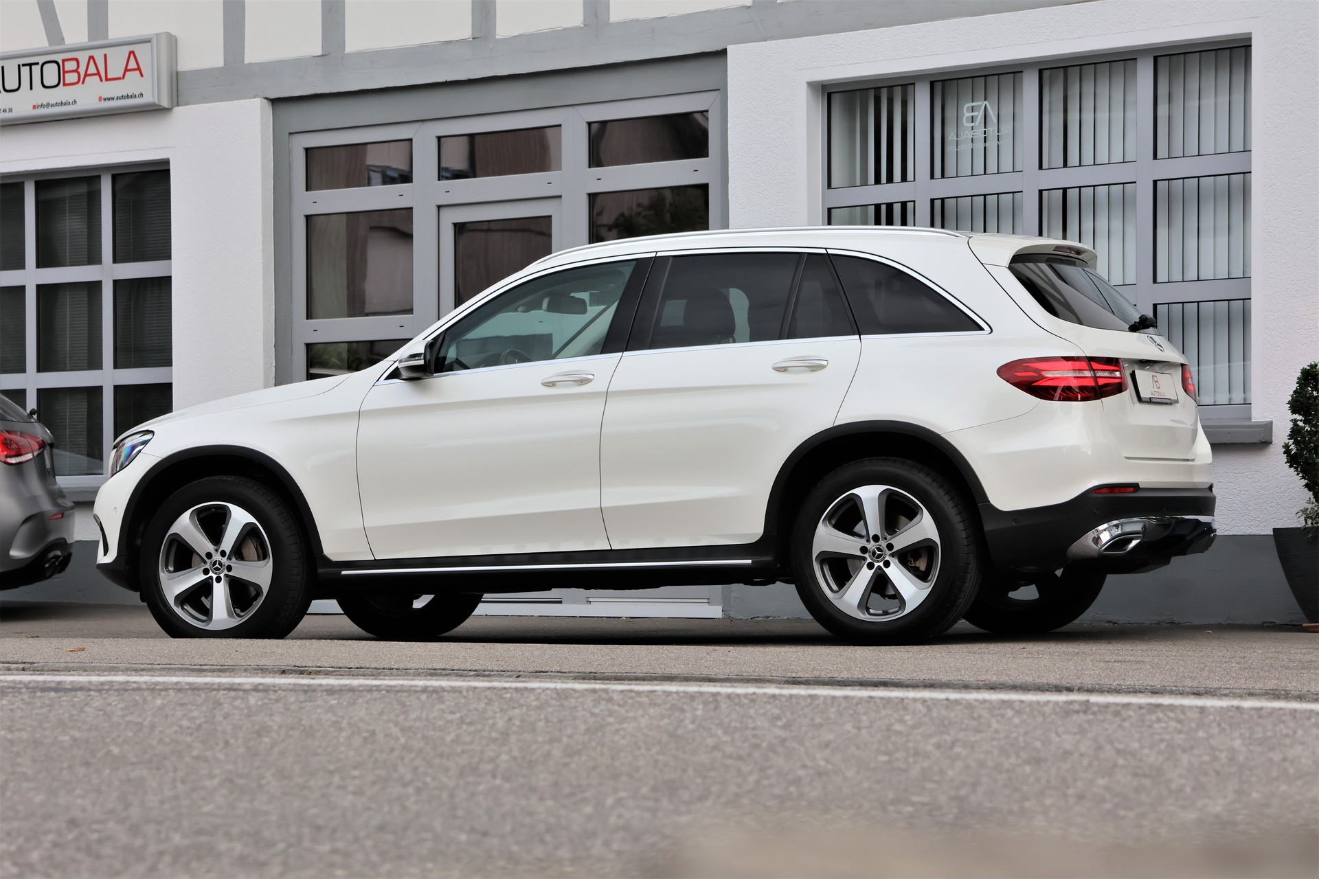 MERCEDES-BENZ GLC 250d Off-Road 4Matic 9G-Tronic (CH) +2.5T AHK-showroom-element-3