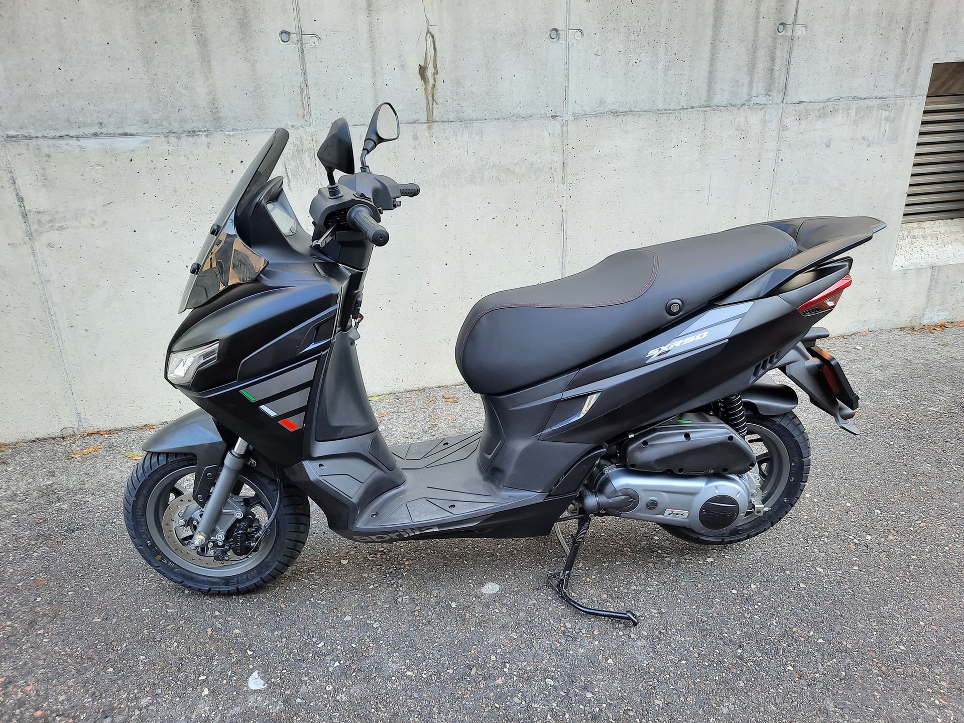 APRILIA SXR 50 (45kM/h)-showroom-element-2