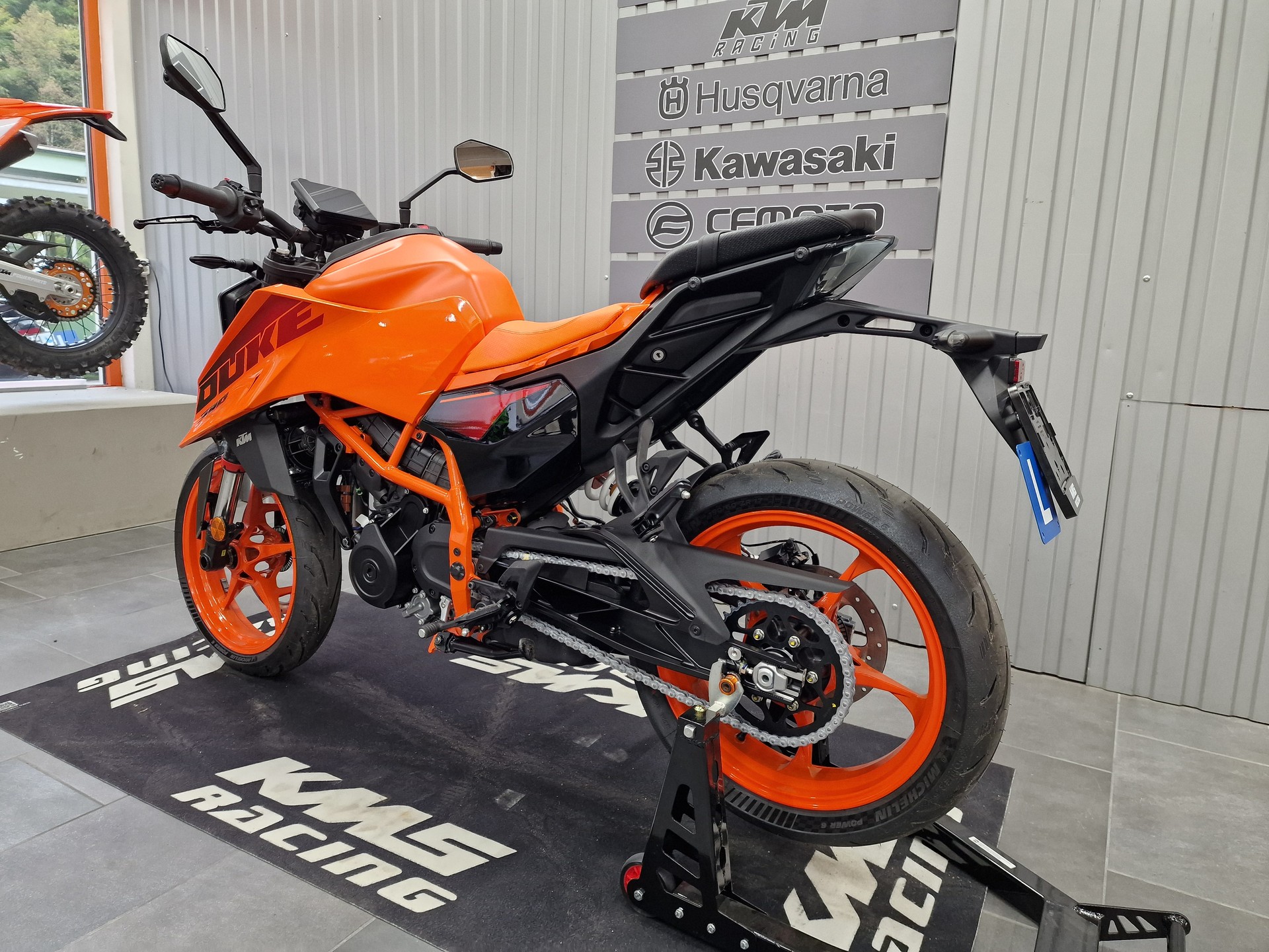 KTM 390 Duke-image-7
