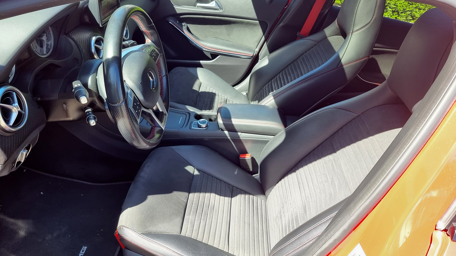 MERCEDES-BENZ A 250 AMG Line 4Matic 7G-DCT-image-8