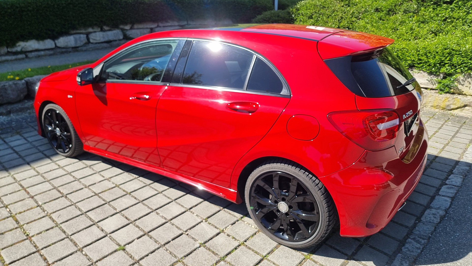 MERCEDES-BENZ A 250 AMG Line 4Matic 7G-DCT-image-7