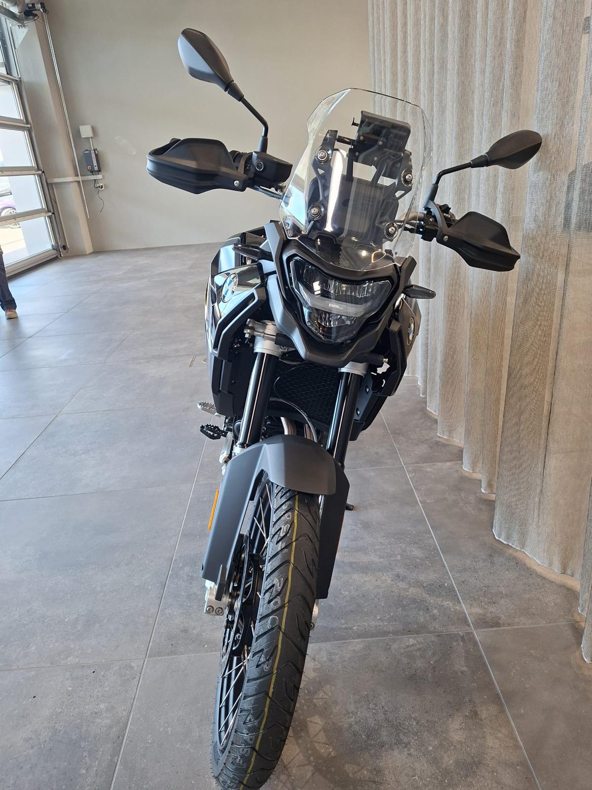 BMW F 900 GS-image-4