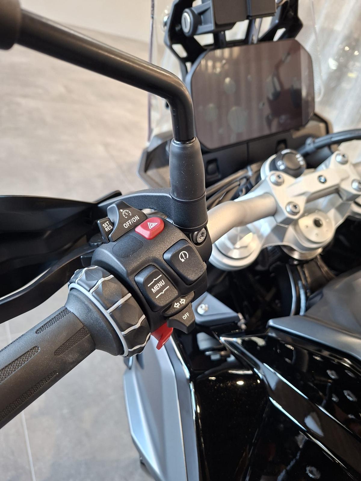 BMW F 900 GS-image-6