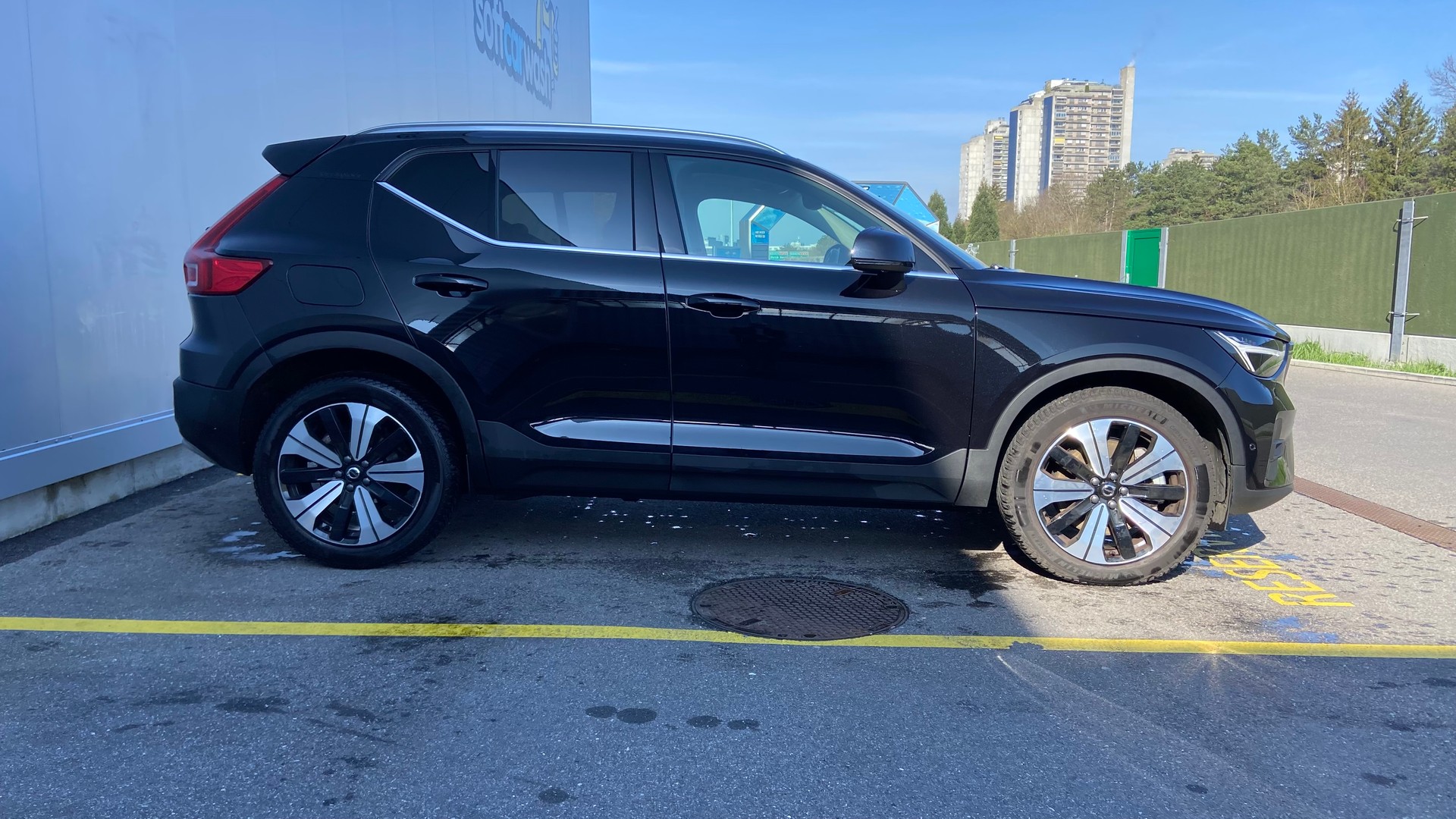 VOLVO XC40 T4 1.5 T4 PiH Ultimate Bright-image-3