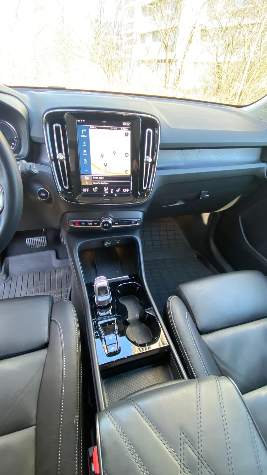 VOLVO XC40 T4 1.5 T4 PiH Ultimate Bright-image-15