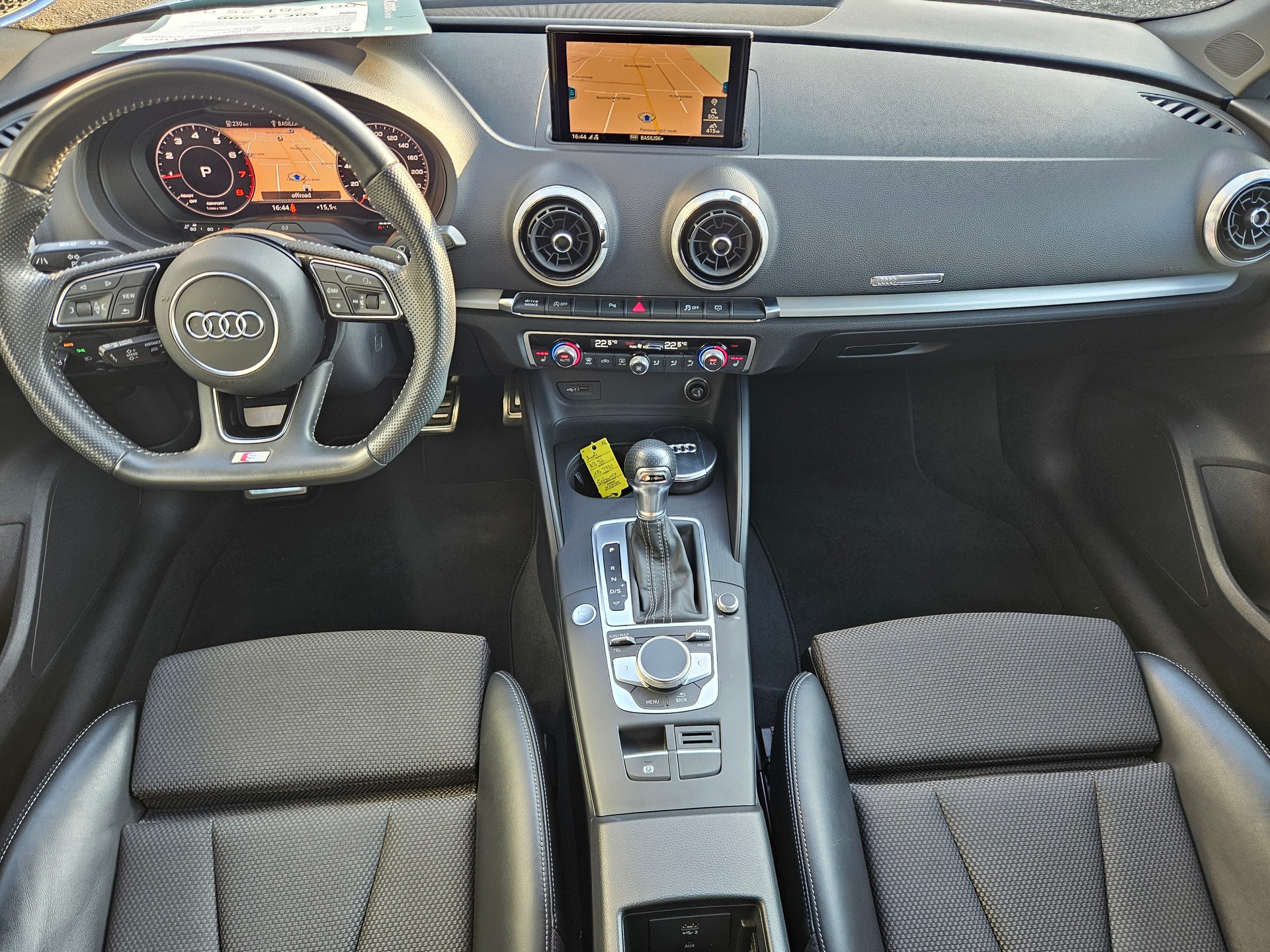 AUDI A3 Sportback 1.5 TFSI S-tronic Sport S-Line-image-12