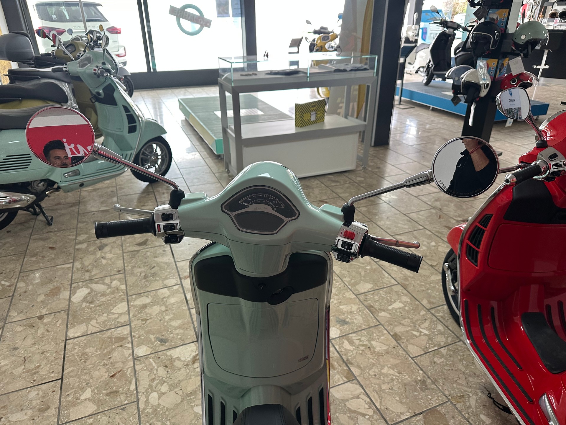 PIAGGIO Vespa 125 Primavera-image-3