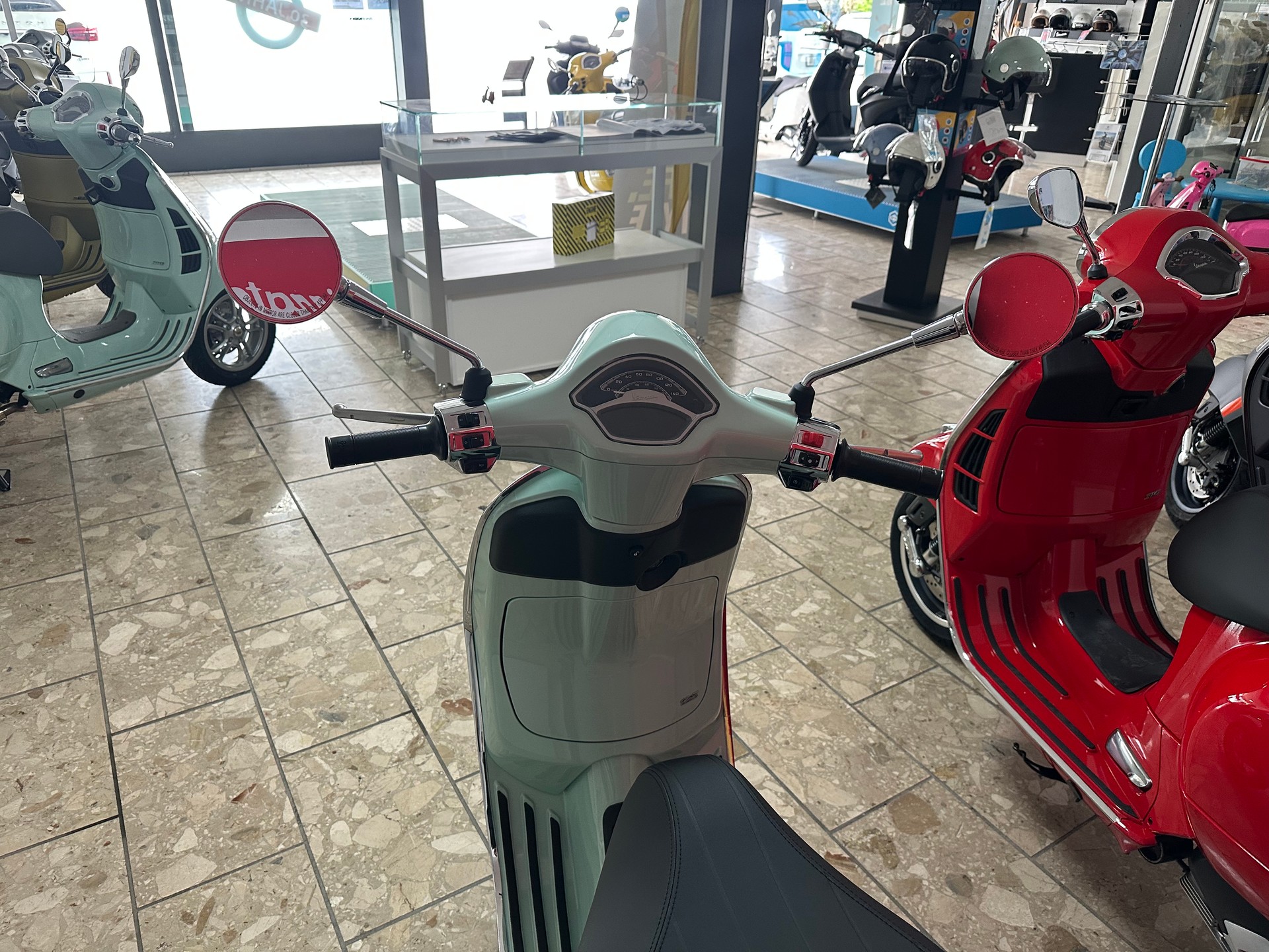 PIAGGIO Vespa 125 Primavera-image-4