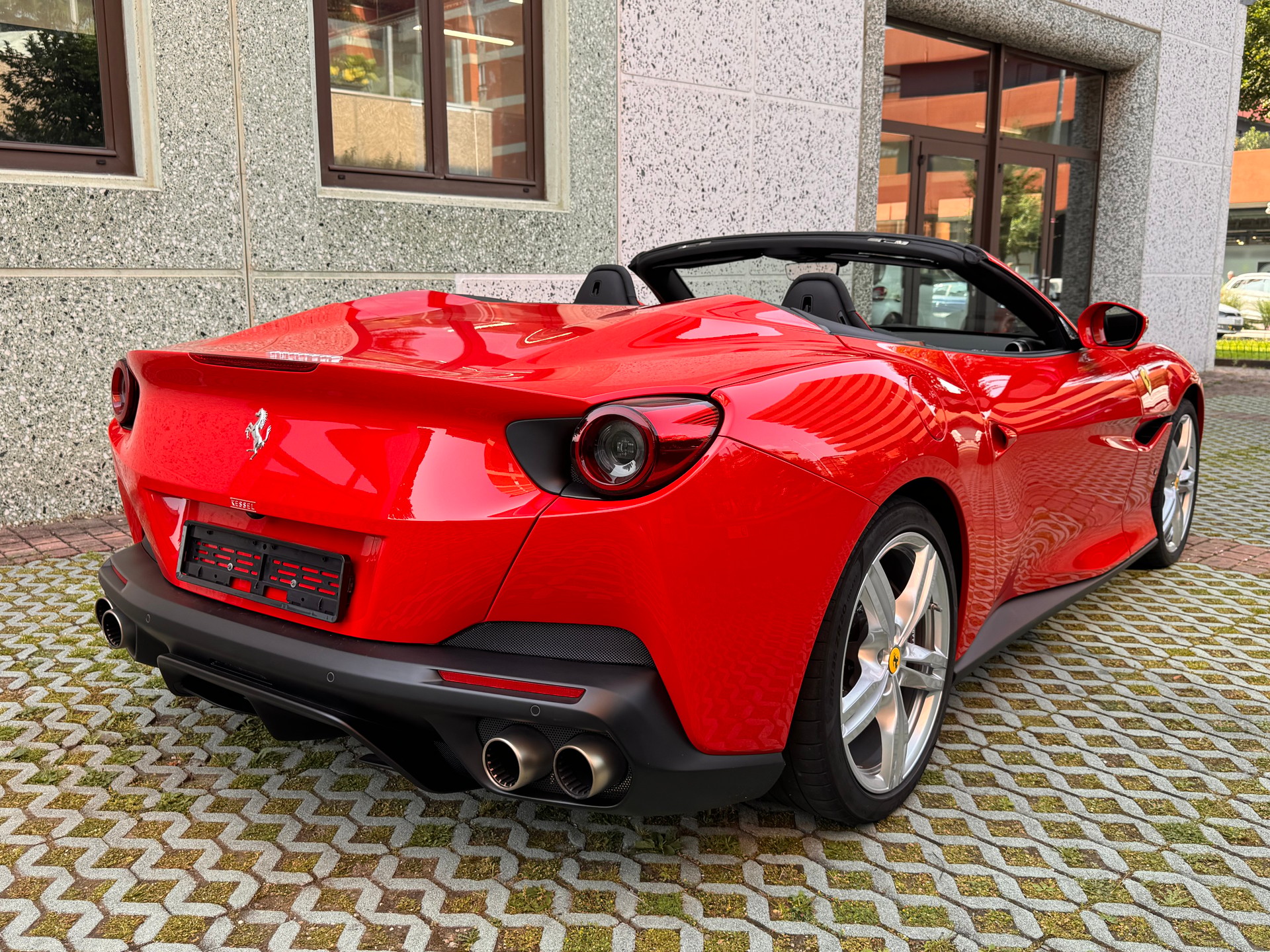 FERRARI Portofino 3.9 V8 T-image-3