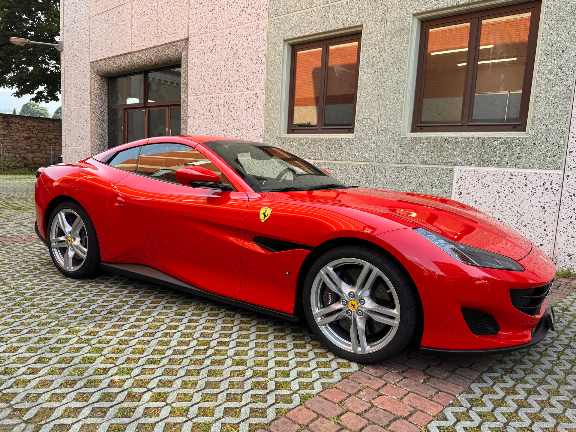 FERRARI Portofino 3.9 V8 T-image-2
