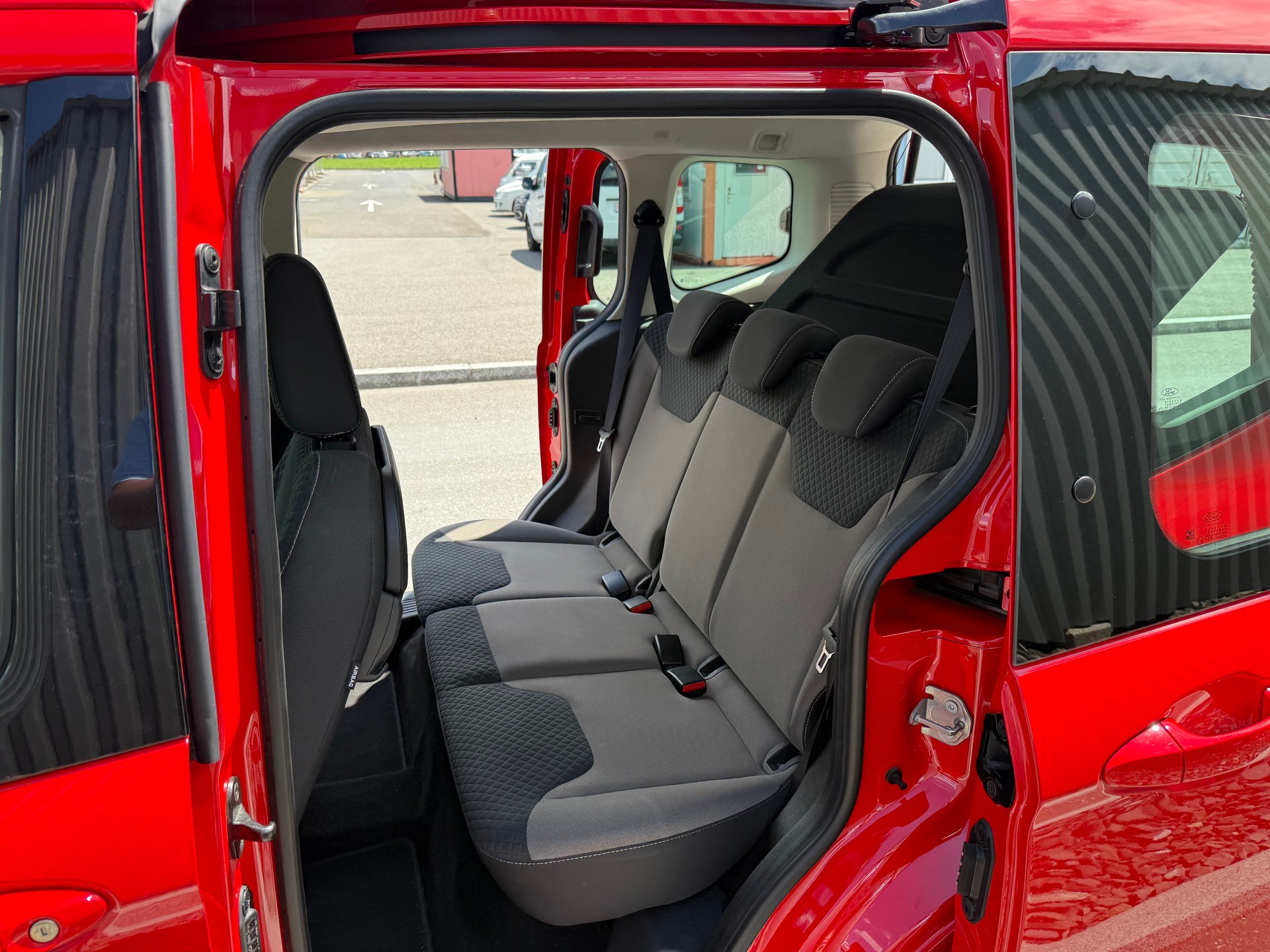 FORD Tourneo Courier 1.0 SCTi Trend AVEC TACHYMÈTRE PROFESSIONNEL-image-16