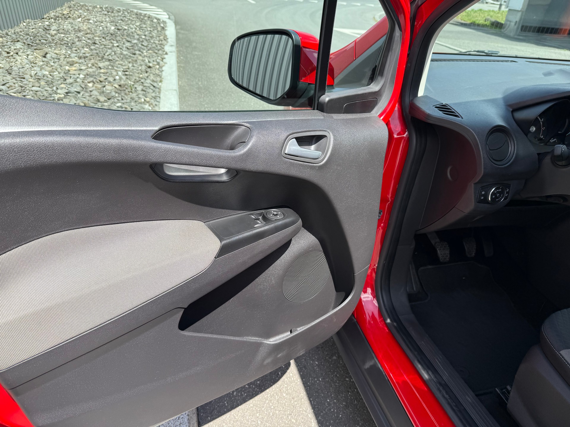 FORD Tourneo Courier 1.0 SCTi Trend AVEC TACHYMÈTRE PROFESSIONNEL-image-18