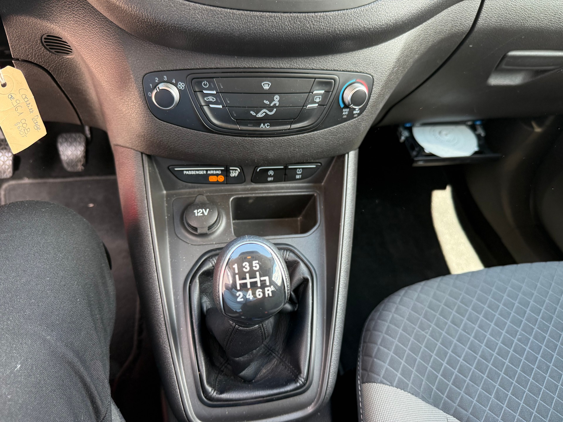 FORD Tourneo Courier 1.0 SCTi Trend AVEC TACHYMÈTRE PROFESSIONNEL-image-26