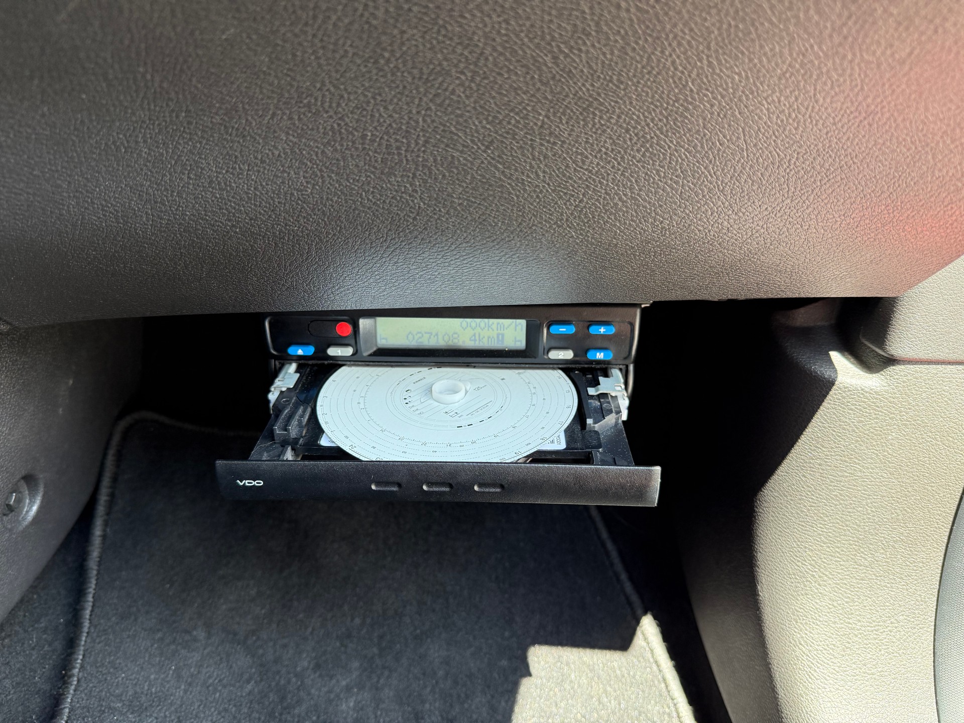 FORD Tourneo Courier 1.0 SCTi Trend AVEC TACHYMÈTRE PROFESSIONNEL-showroom-element-2