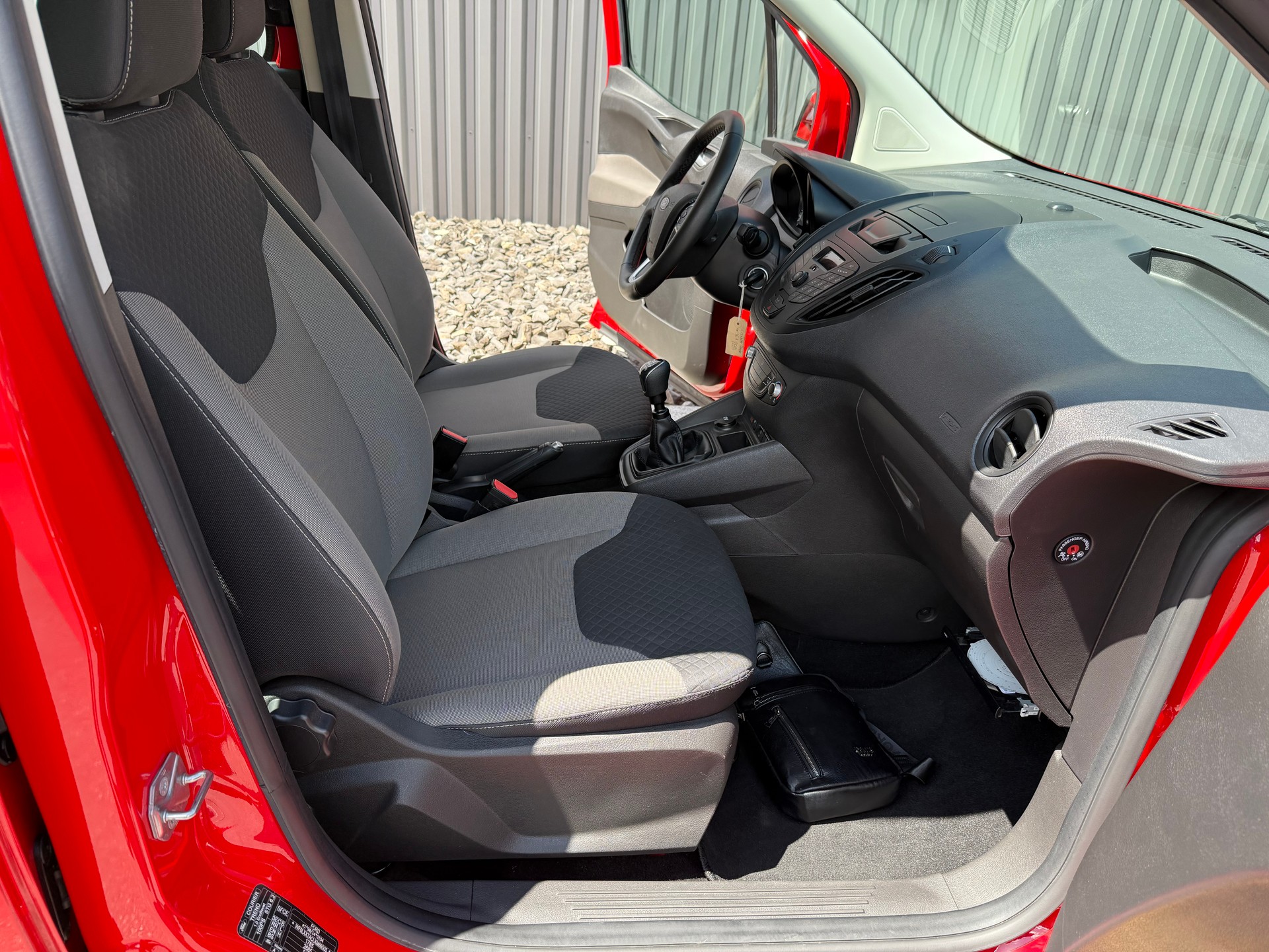 FORD Tourneo Courier 1.0 SCTi Trend AVEC TACHYMÈTRE PROFESSIONNEL-showroom-element-1