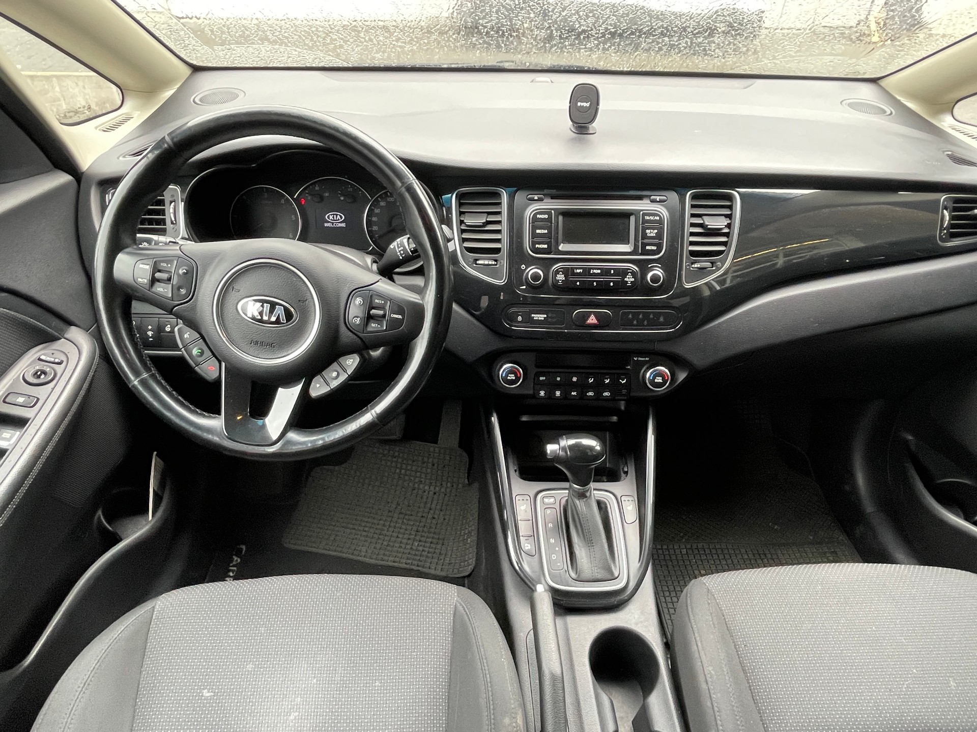 KIA Carens 1.7 CRDi Style DCT-image-11