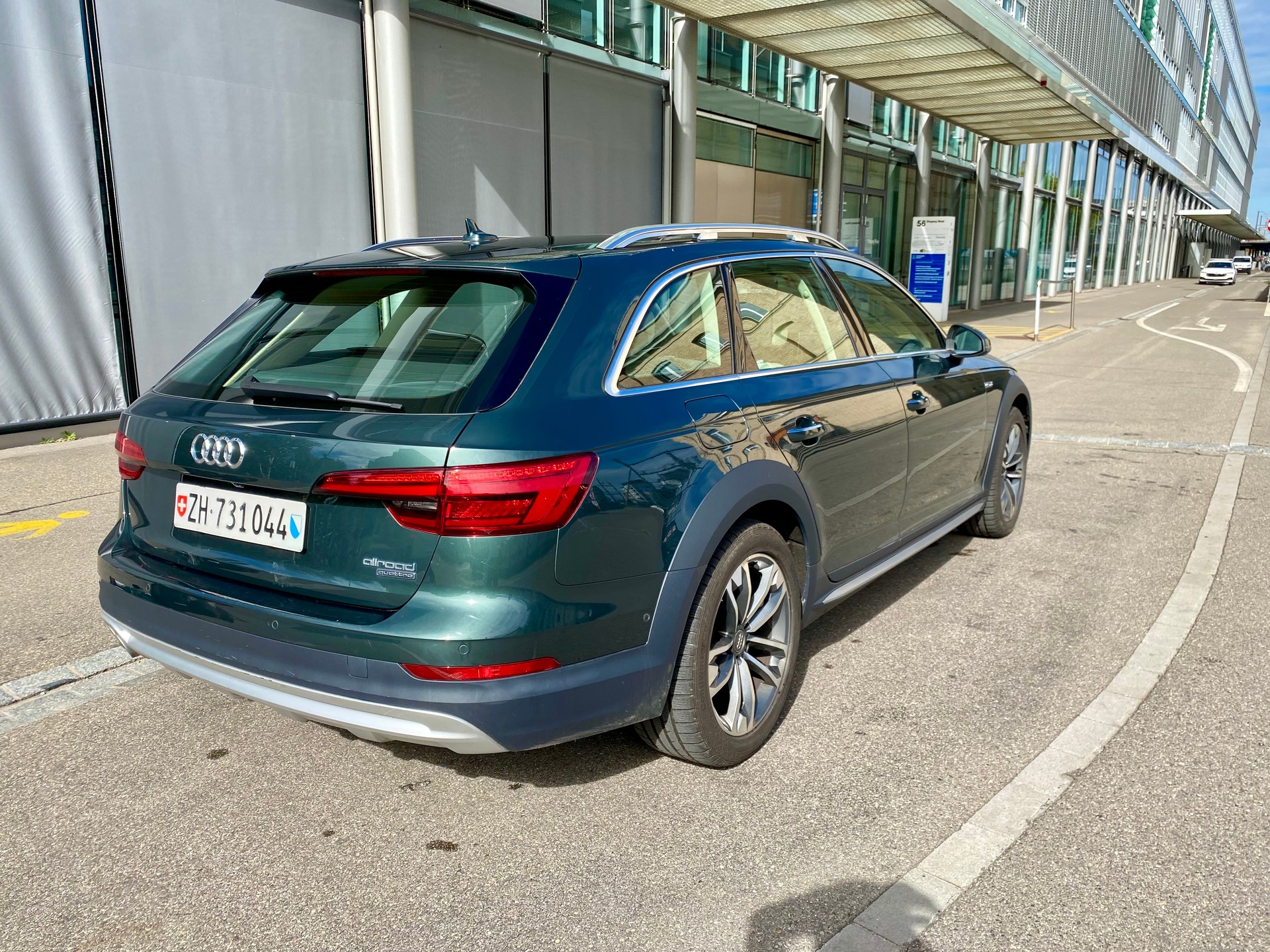 AUDI A4 allroad 3.0 TDI quattro S-tronic-image-3
