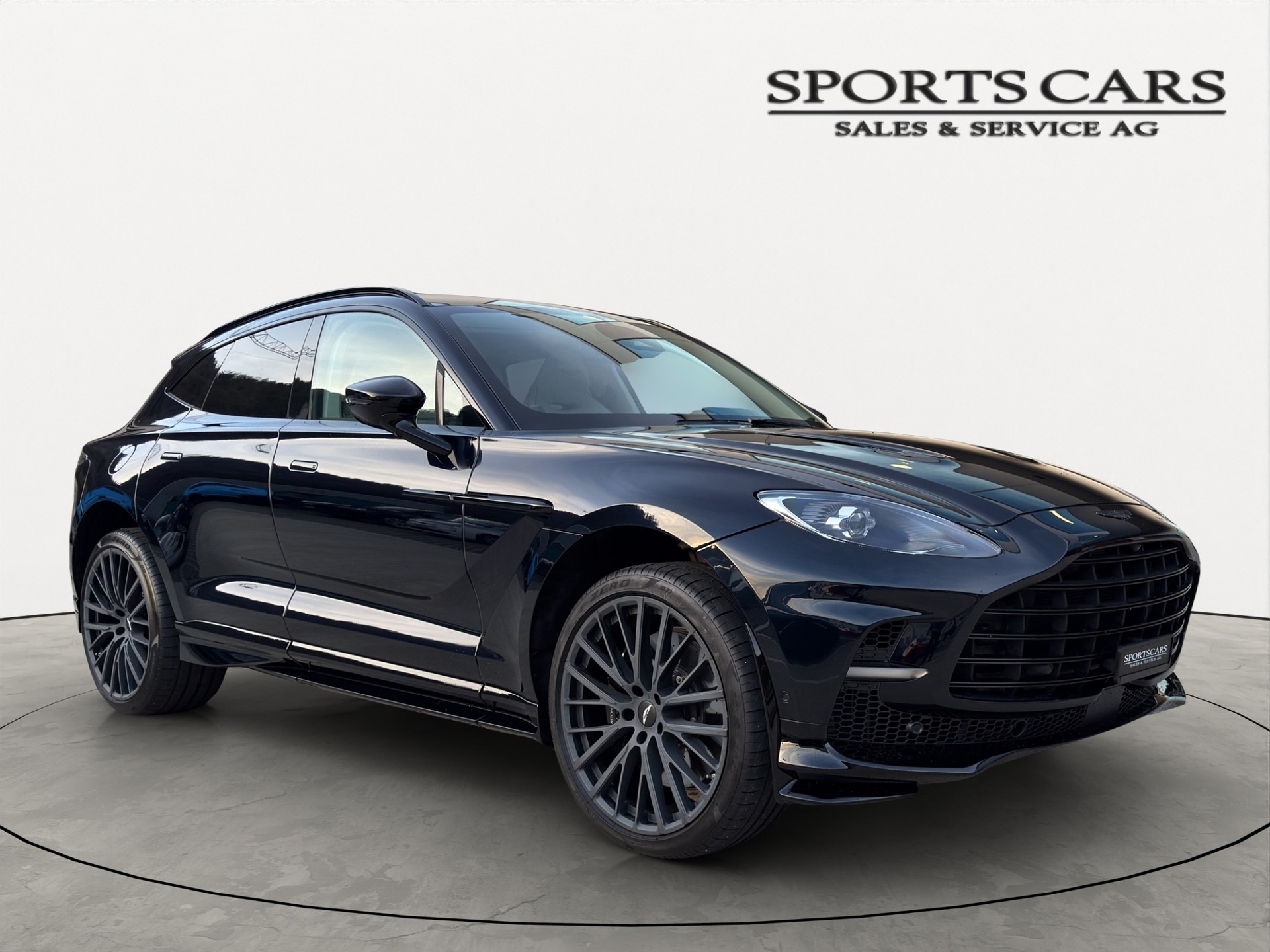 ASTON MARTIN DBX 707 NEW MODEL