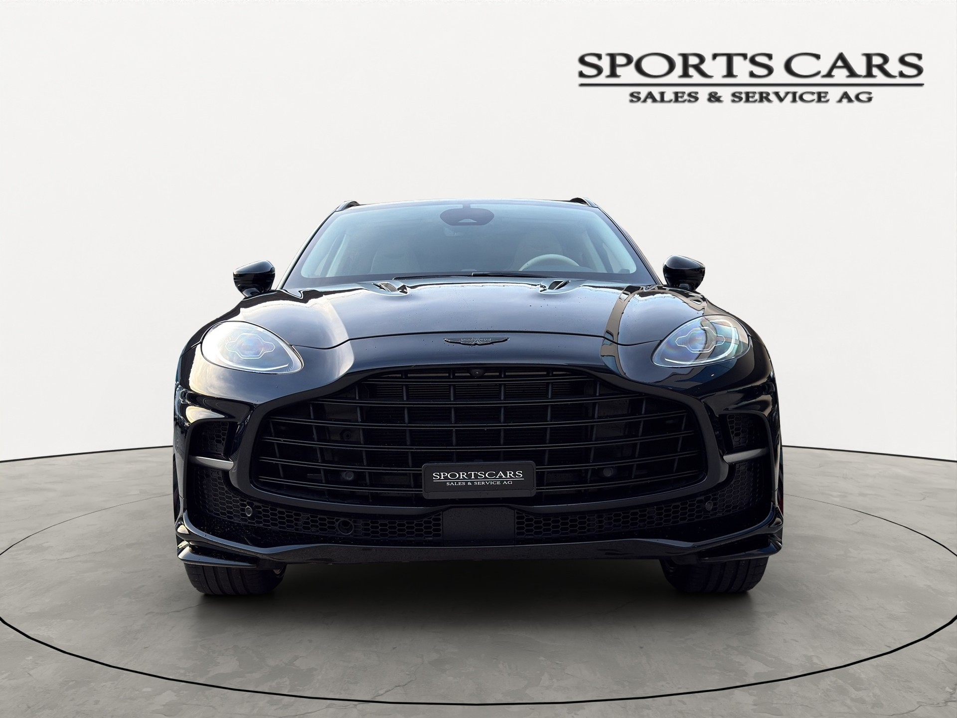 ASTON MARTIN DBX 707 NEW MODEL-showroom-element-3
