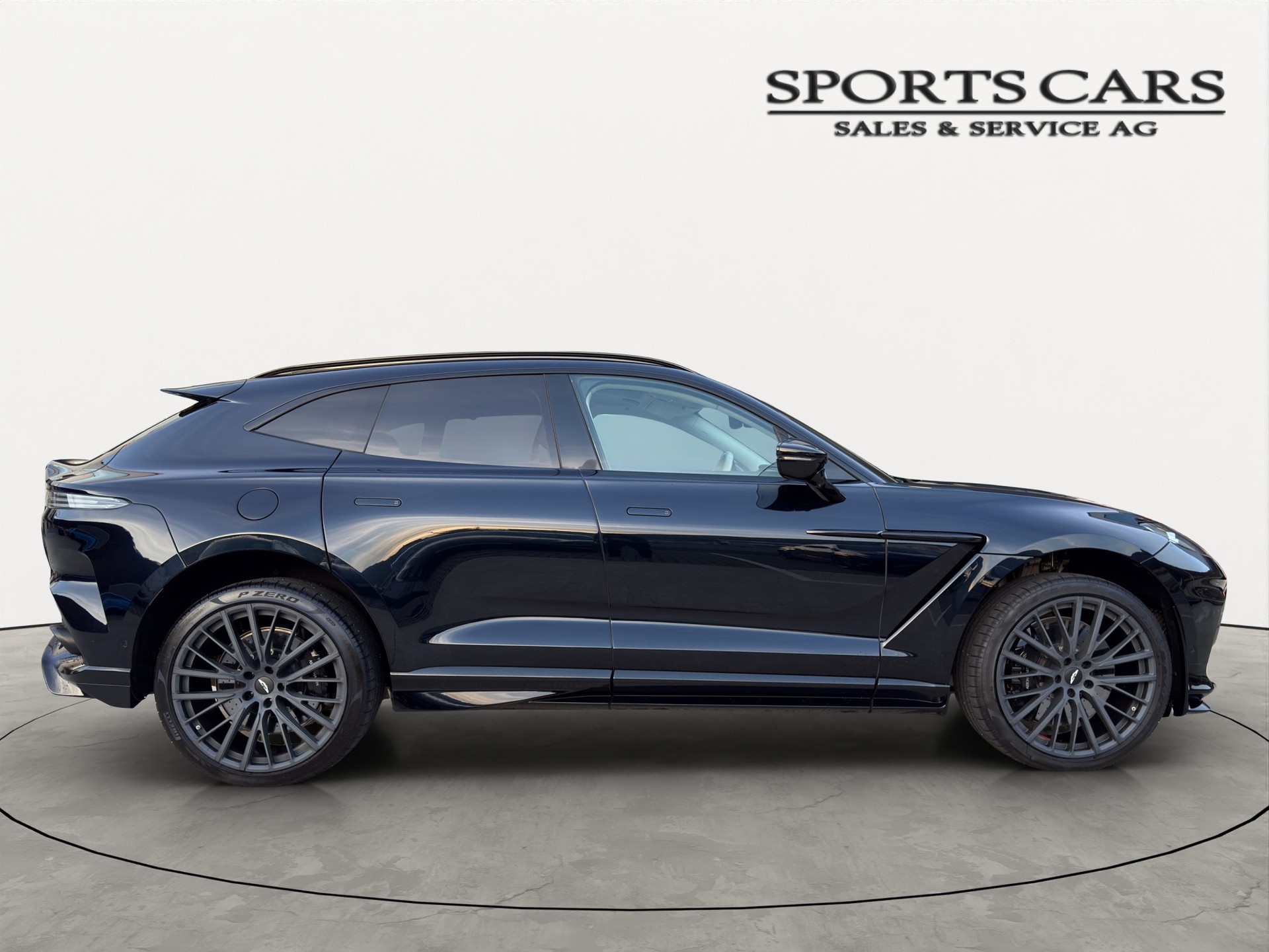 ASTON MARTIN DBX 707 NEW MODEL-showroom-element-2