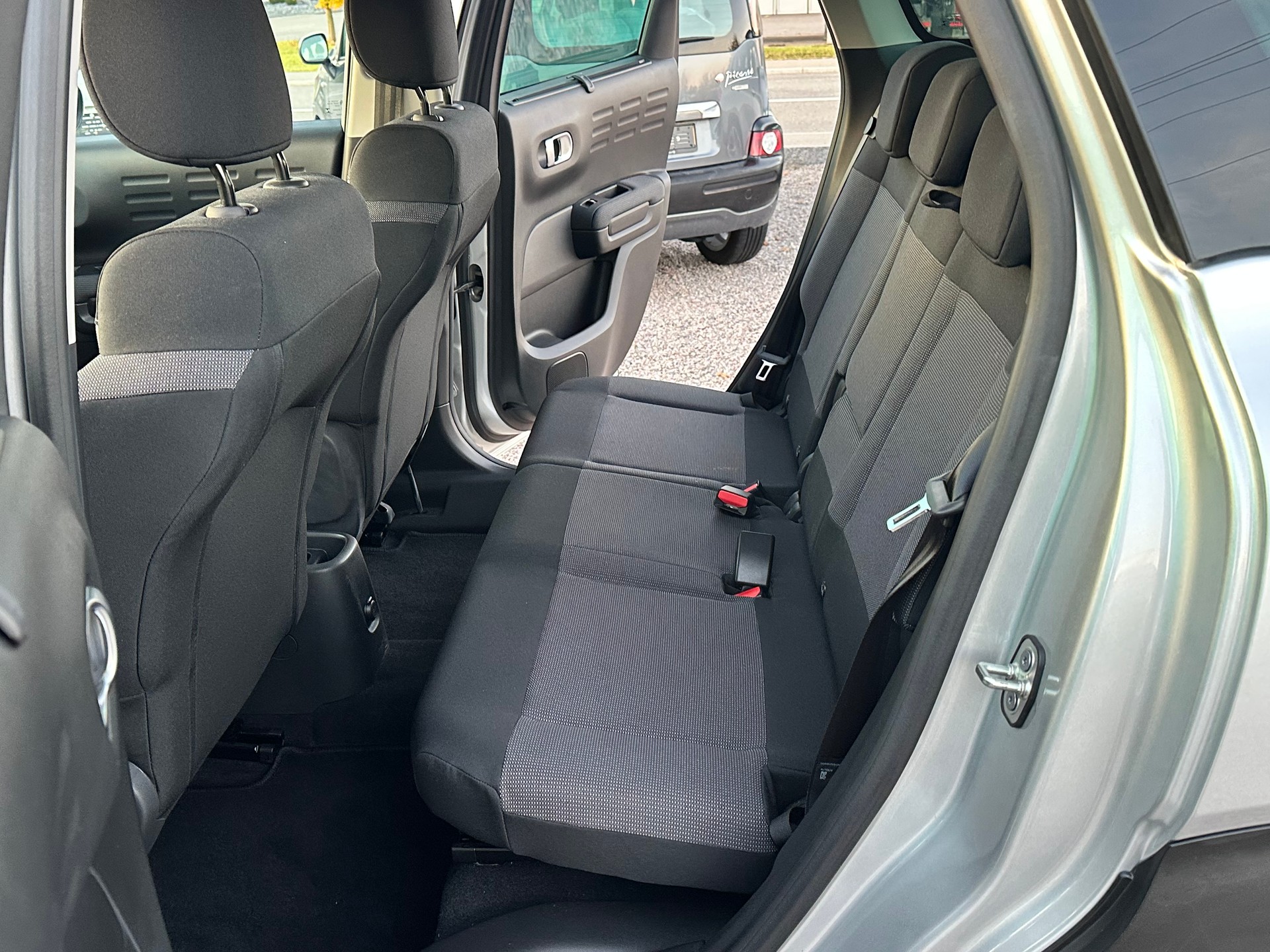 CITROEN C3 Aircross 1.2i PureTech Shine EAT-image-15