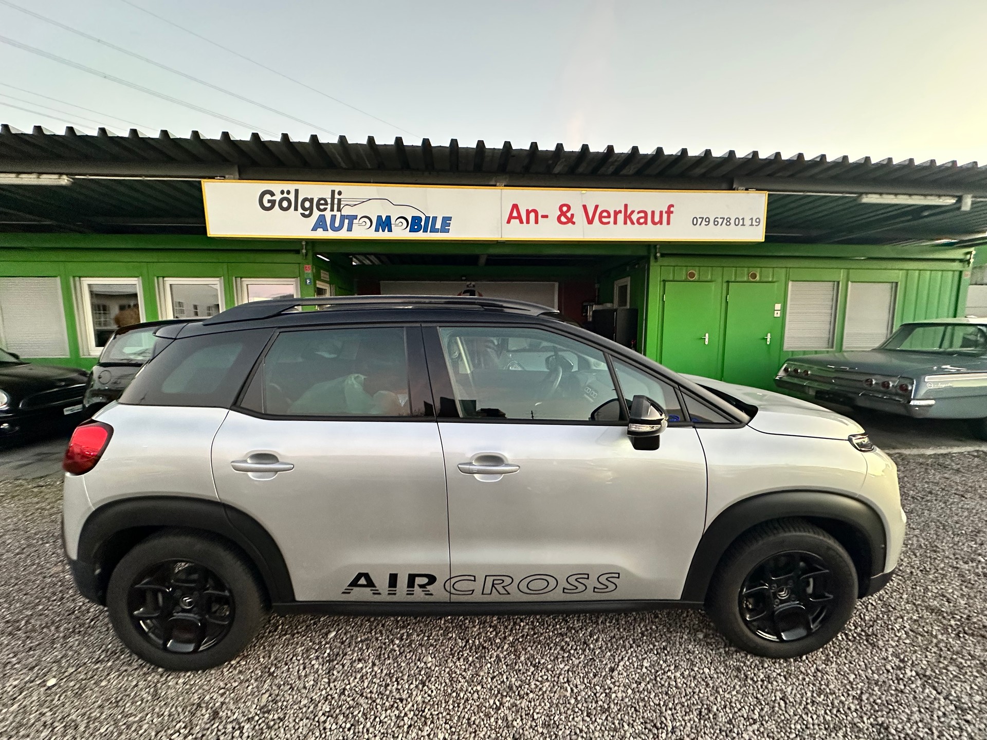 CITROEN C3 Aircross 1.2i PureTech Shine EAT-image-2
