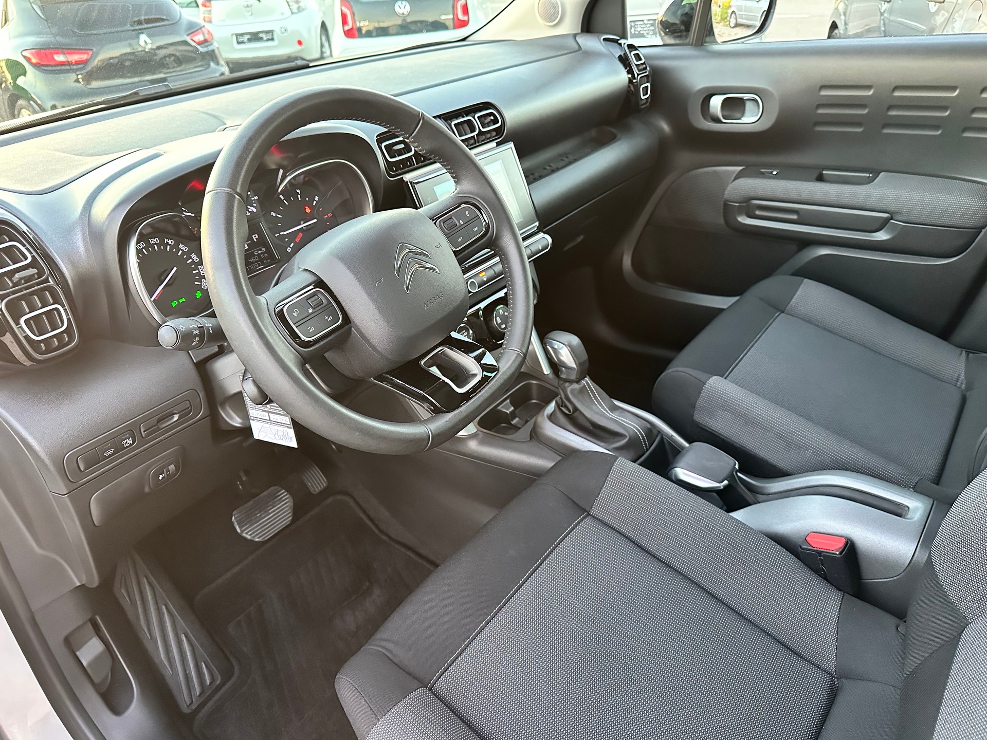 CITROEN C3 Aircross 1.2i PureTech Shine EAT-image-11
