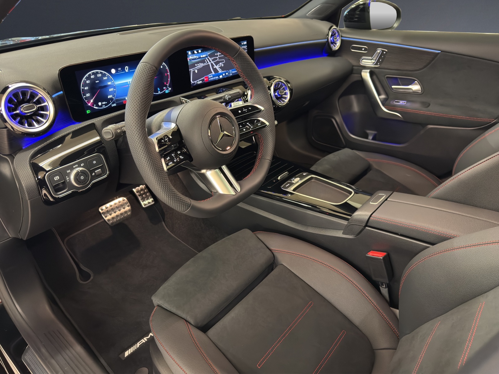MERCEDES-BENZ A 220 d Berline Compacte-image-11
