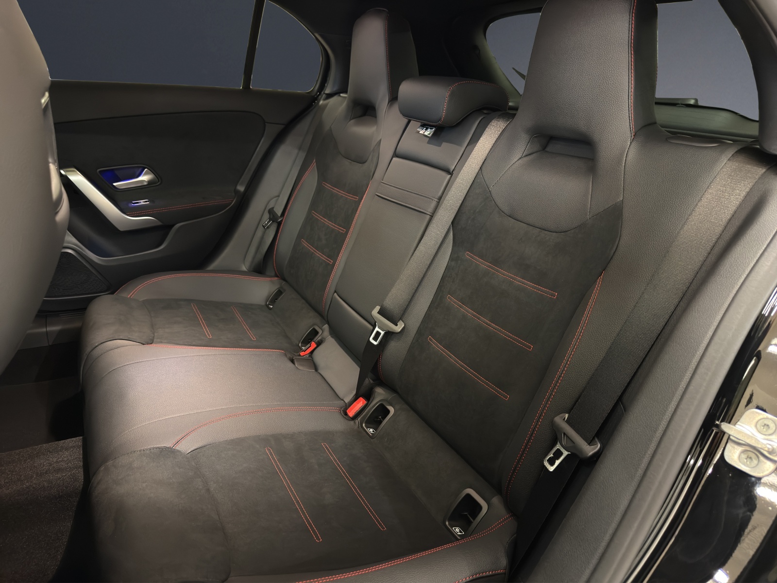 MERCEDES-BENZ A 220 d Berline Compacte-image-15