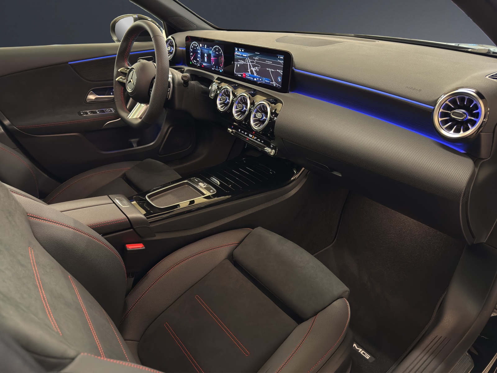 MERCEDES-BENZ A 220 d Berline Compacte-image-12