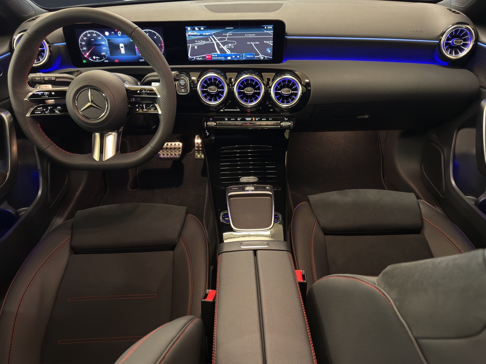 MERCEDES-BENZ A 220 d Berline Compacte-image-5