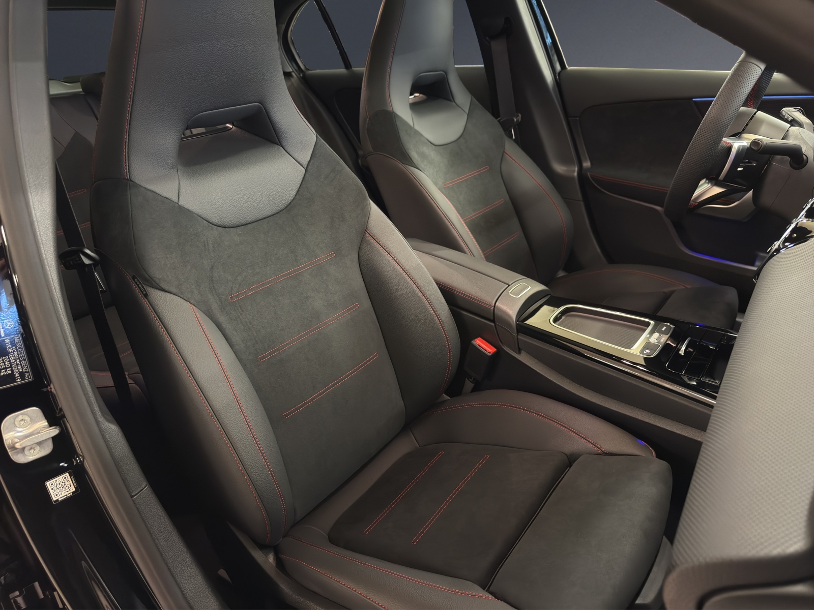 MERCEDES-BENZ A 220 d Berline Compacte-image-14