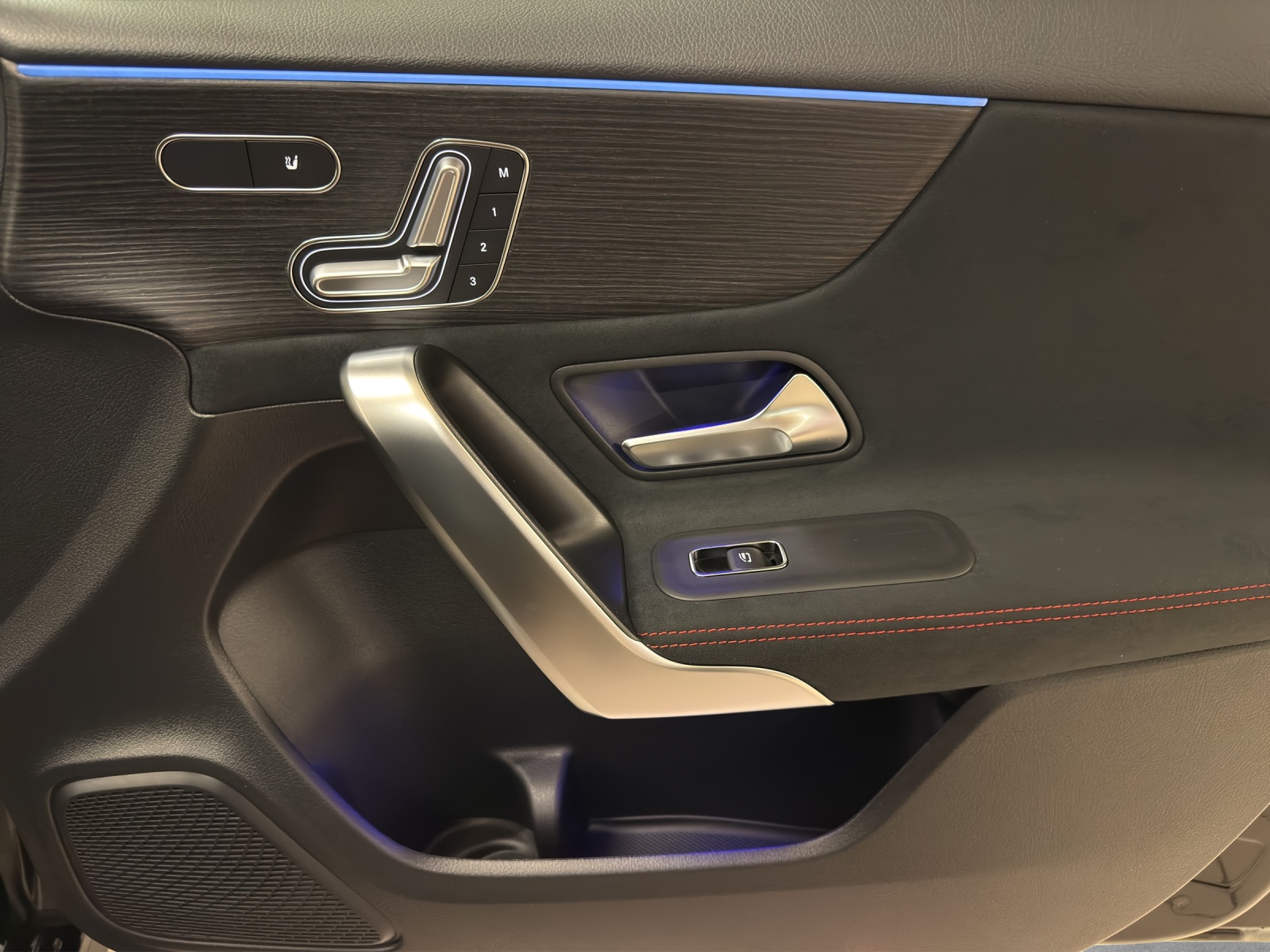 MERCEDES-BENZ A 220 d Berline Compacte-image-18