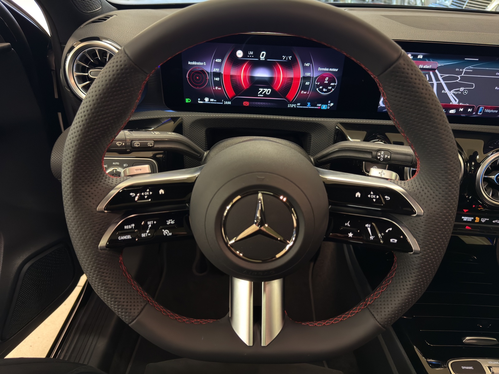 MERCEDES-BENZ A 220 d Berline Compacte-image-6