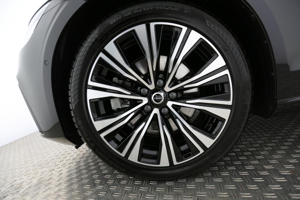 VOLVO V60 2.0 B4 Ultra Dark-image-9