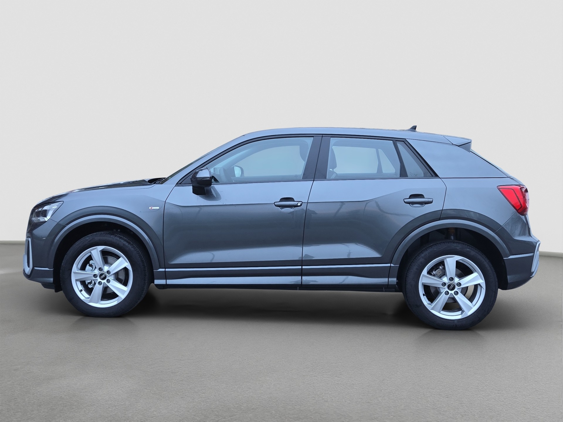AUDI Q2 35 TFSI S line S-tronic-showroom-element-1