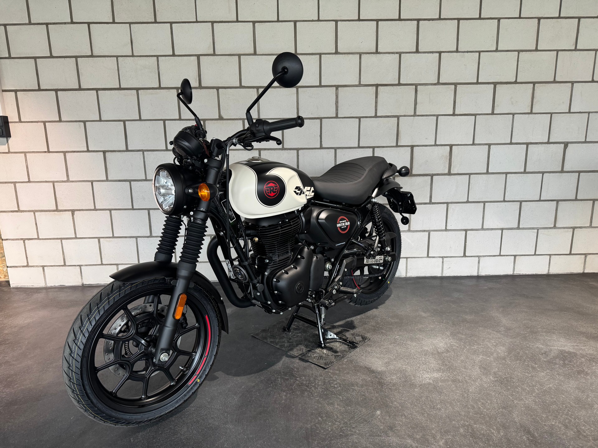 ROYAL ENFIELD HNTR 350-image-2